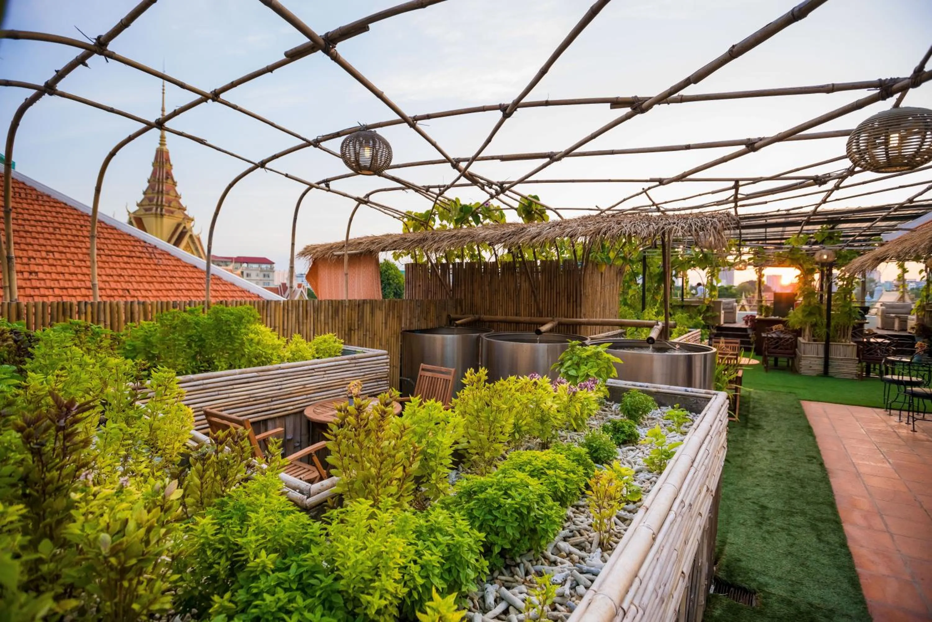 Restaurant/places to eat in Palace Gate Hotel & Resort by EHM