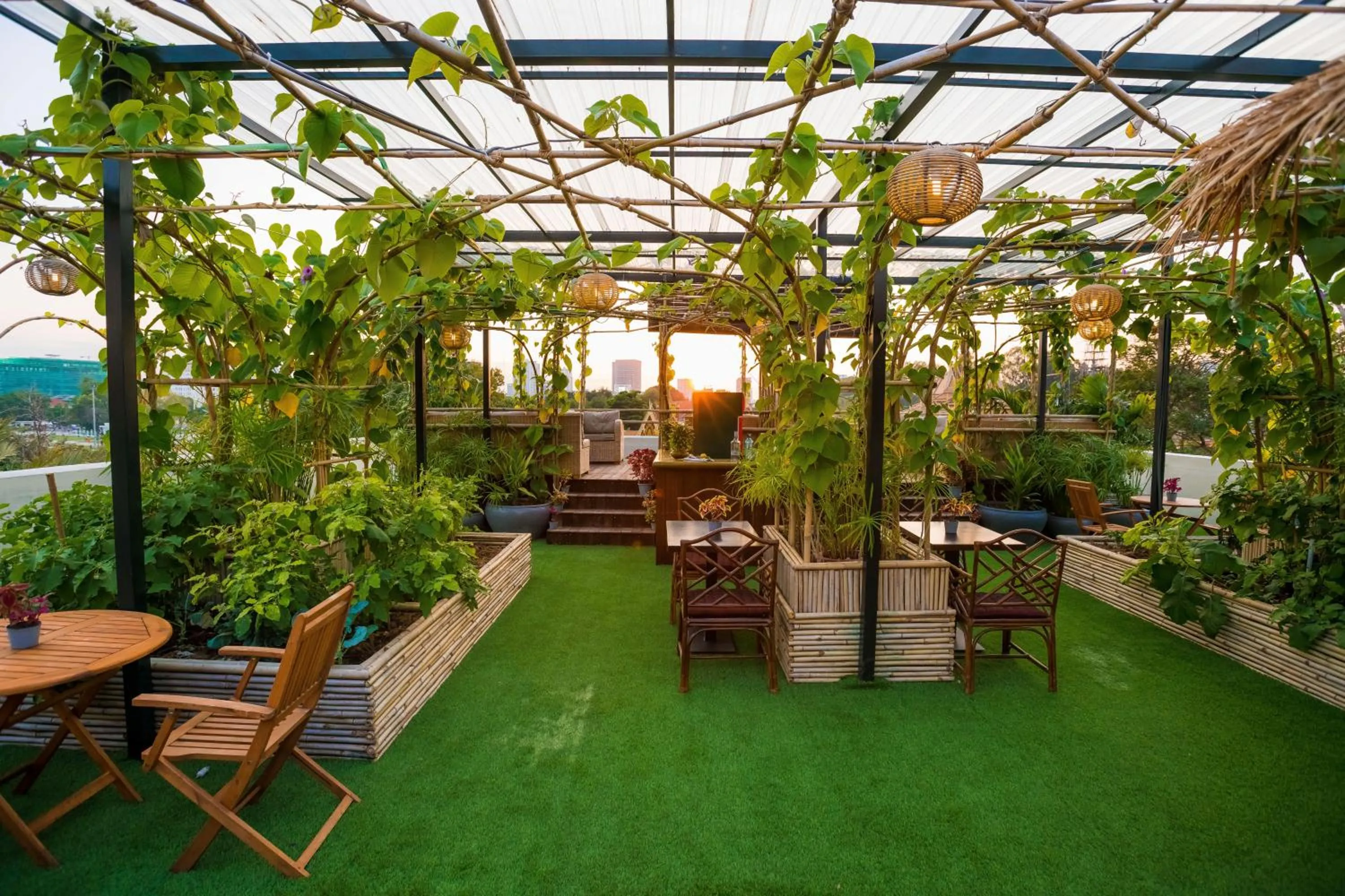 Restaurant/places to eat in Palace Gate Hotel & Resort by EHM