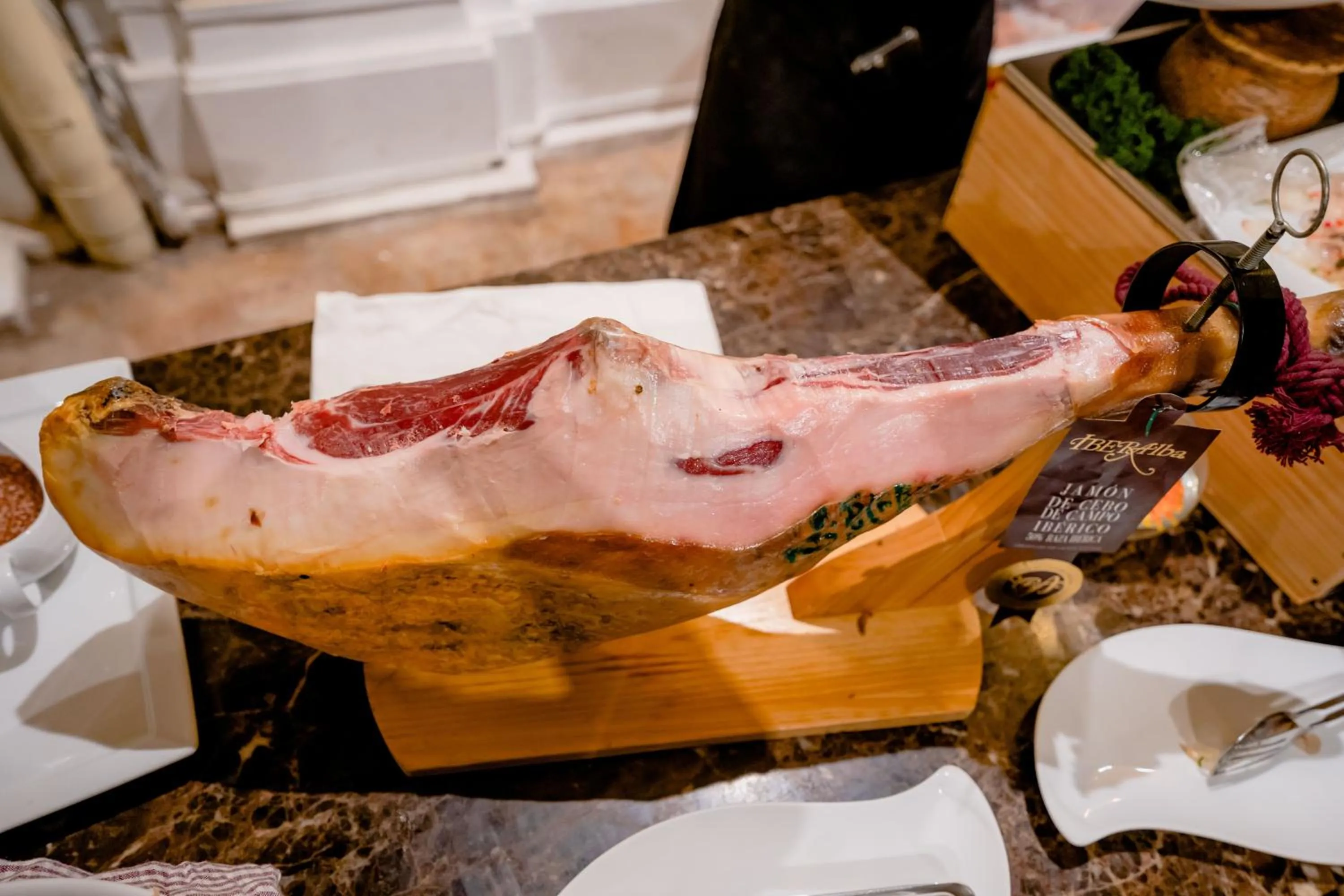 Restaurant/places to eat in Palace Gate Hotel & Resort by EHM