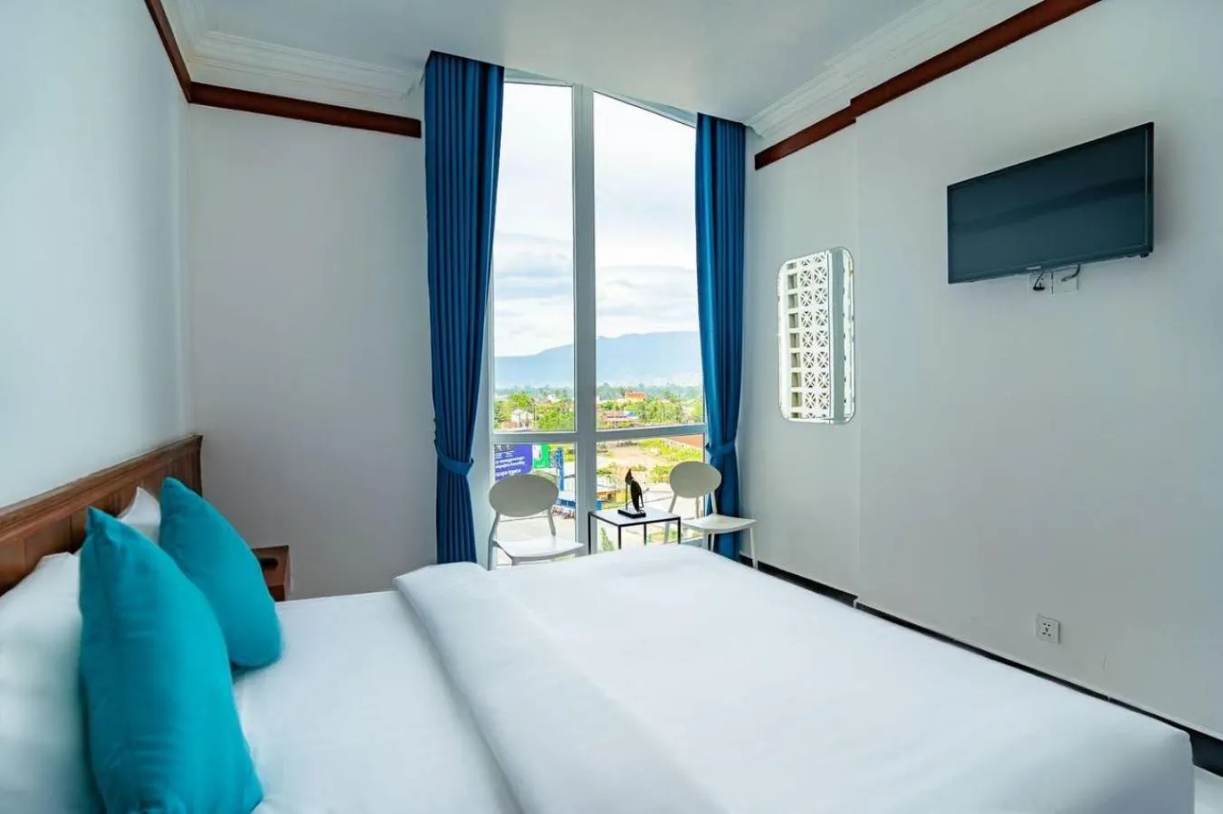 View (from property/room), Bed in Kampot View Boutique