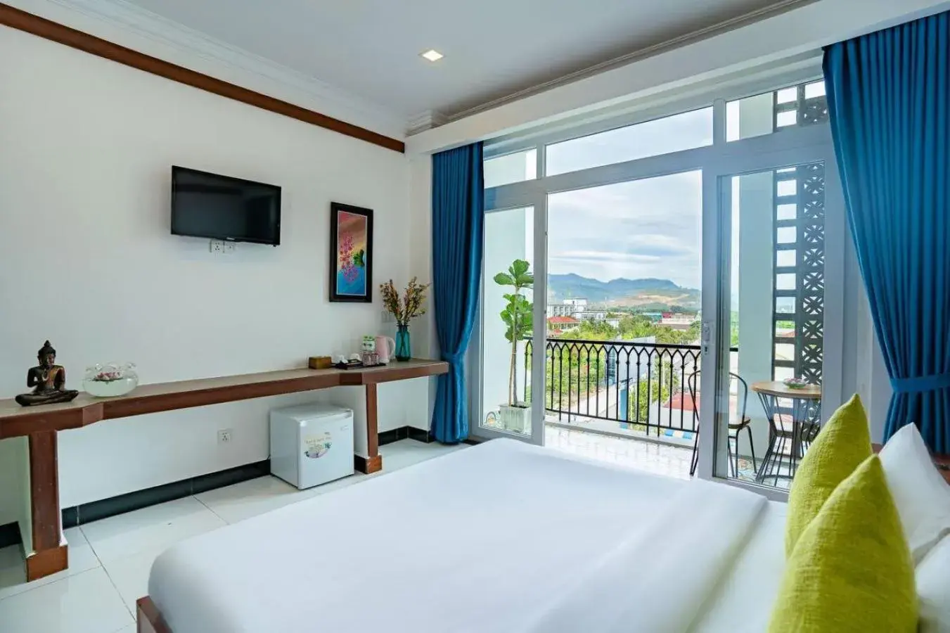 Deluxe Double Room in Kampot View Boutique Deluxe Double Room in Kampot View Boutique