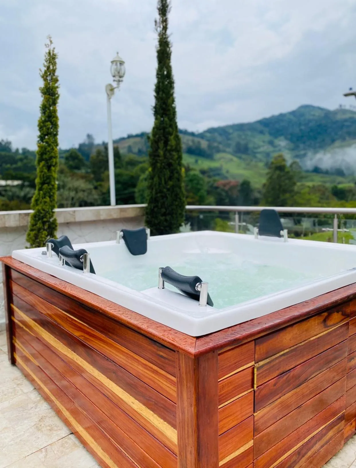Hot Tub in Hotel Boutique Palmas de Salento