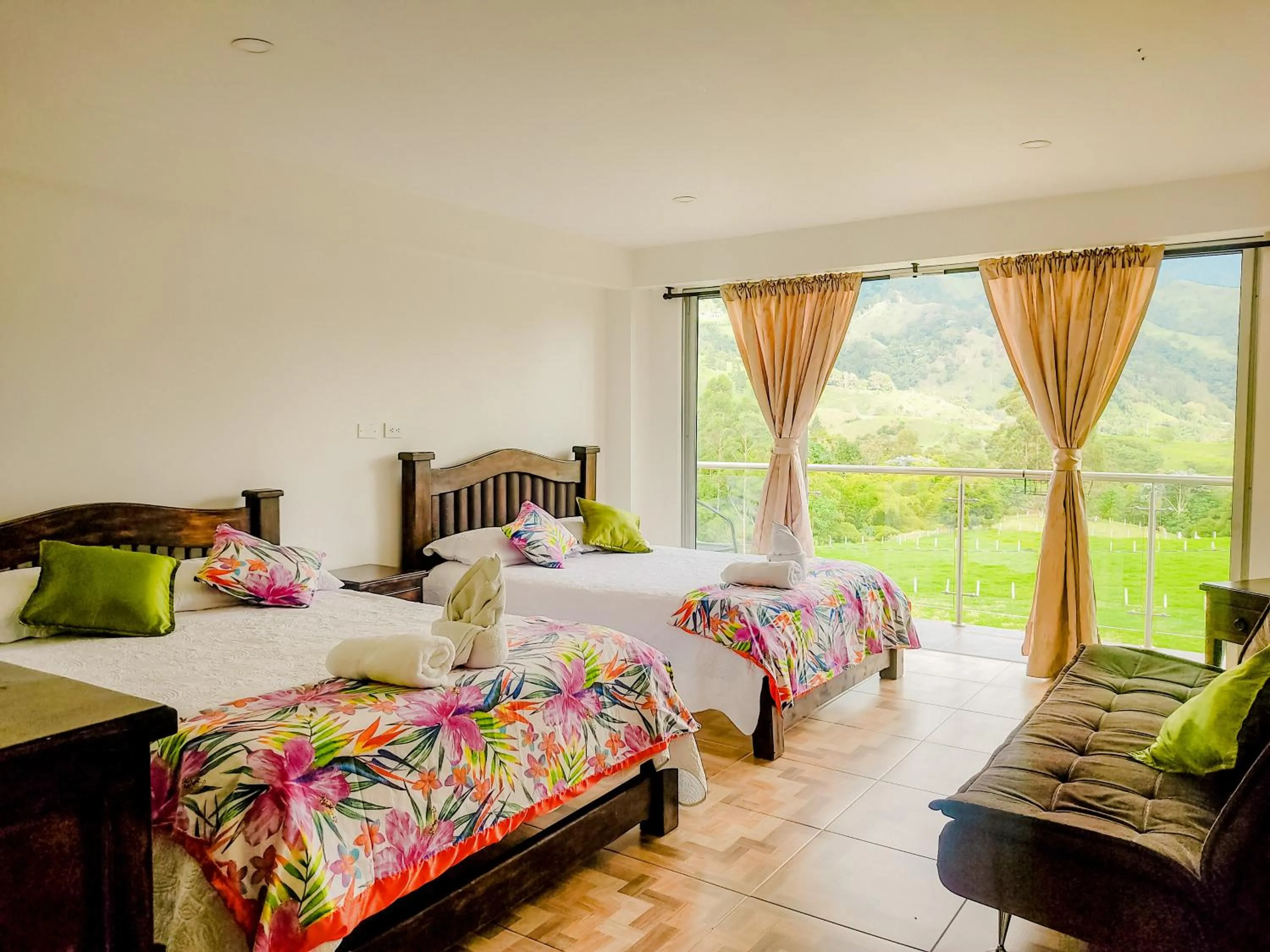 Photo of the whole room, Bed in Hotel Boutique Palmas de Salento