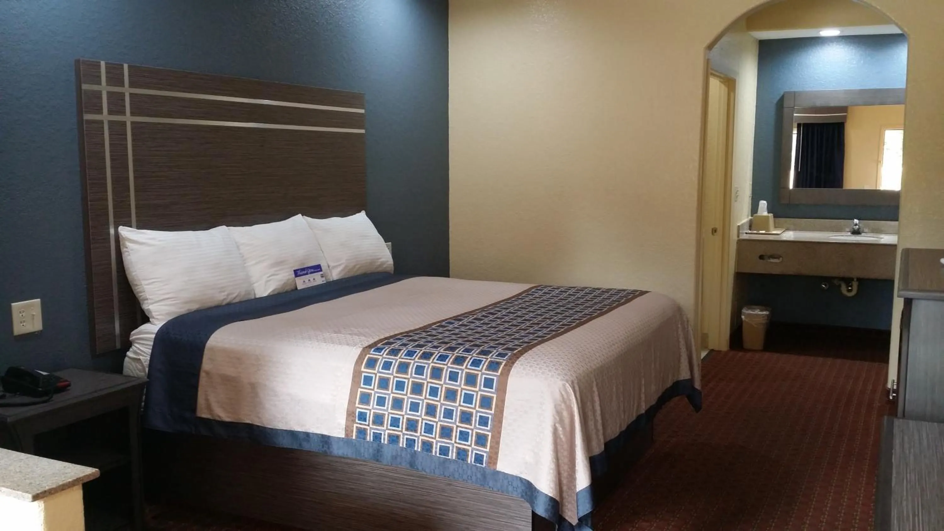 Photo of the whole room, Bed in Americas Best Value Inn & Suites Northeast Houston