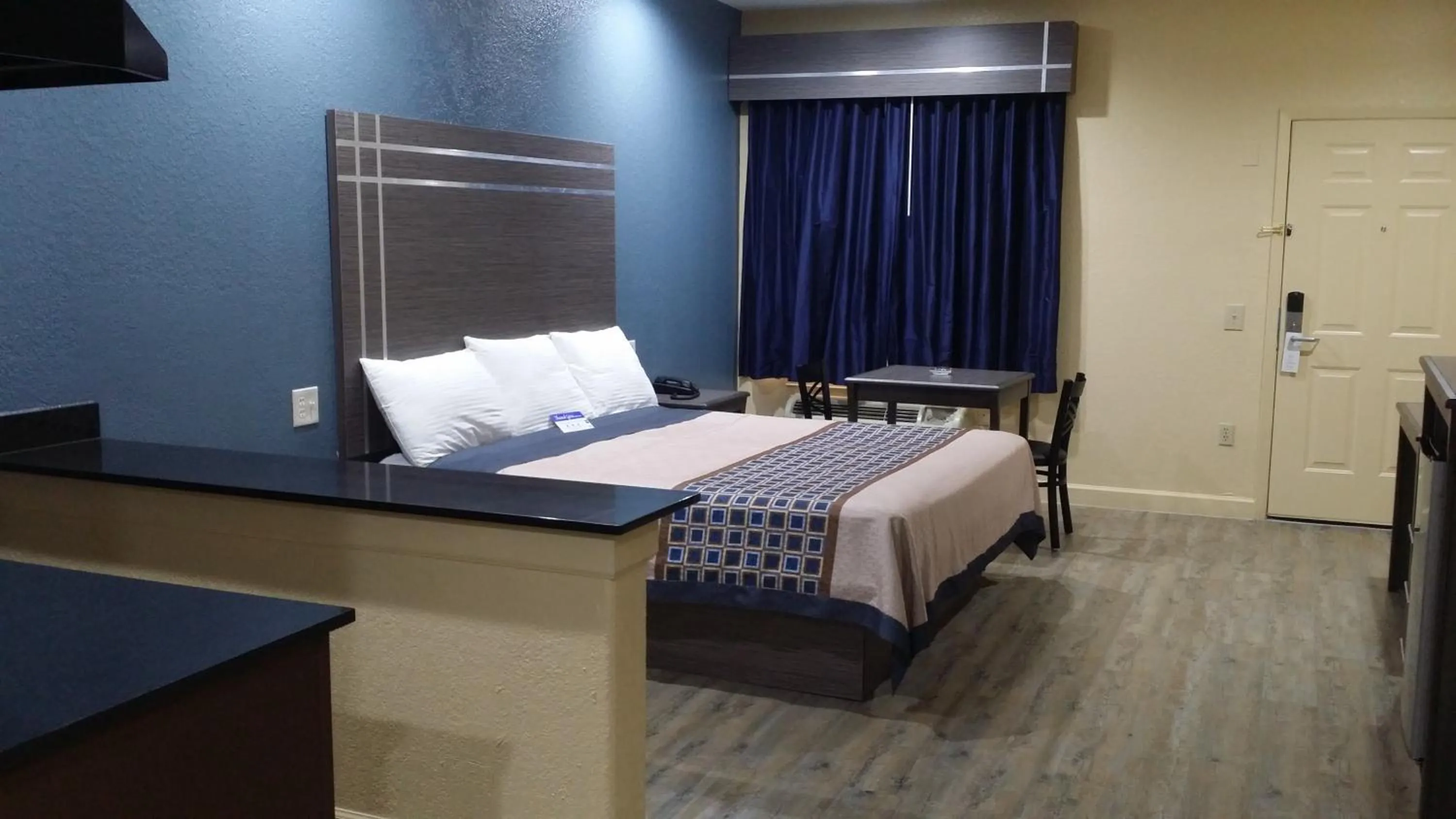 Photo of the whole room, Bed in Americas Best Value Inn & Suites Northeast Houston