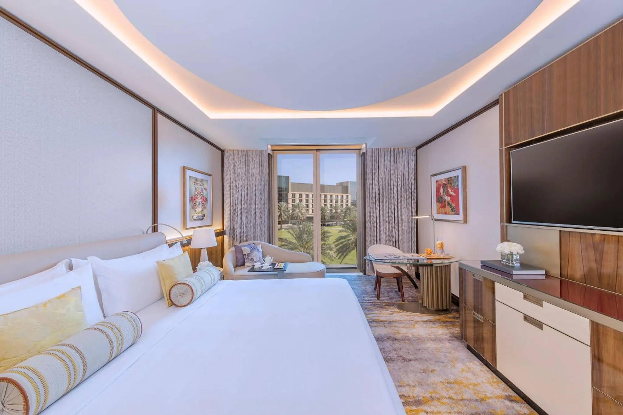 Photo of the whole room, Bed in Mandarin Oriental Al Faisaliah, Riyadh