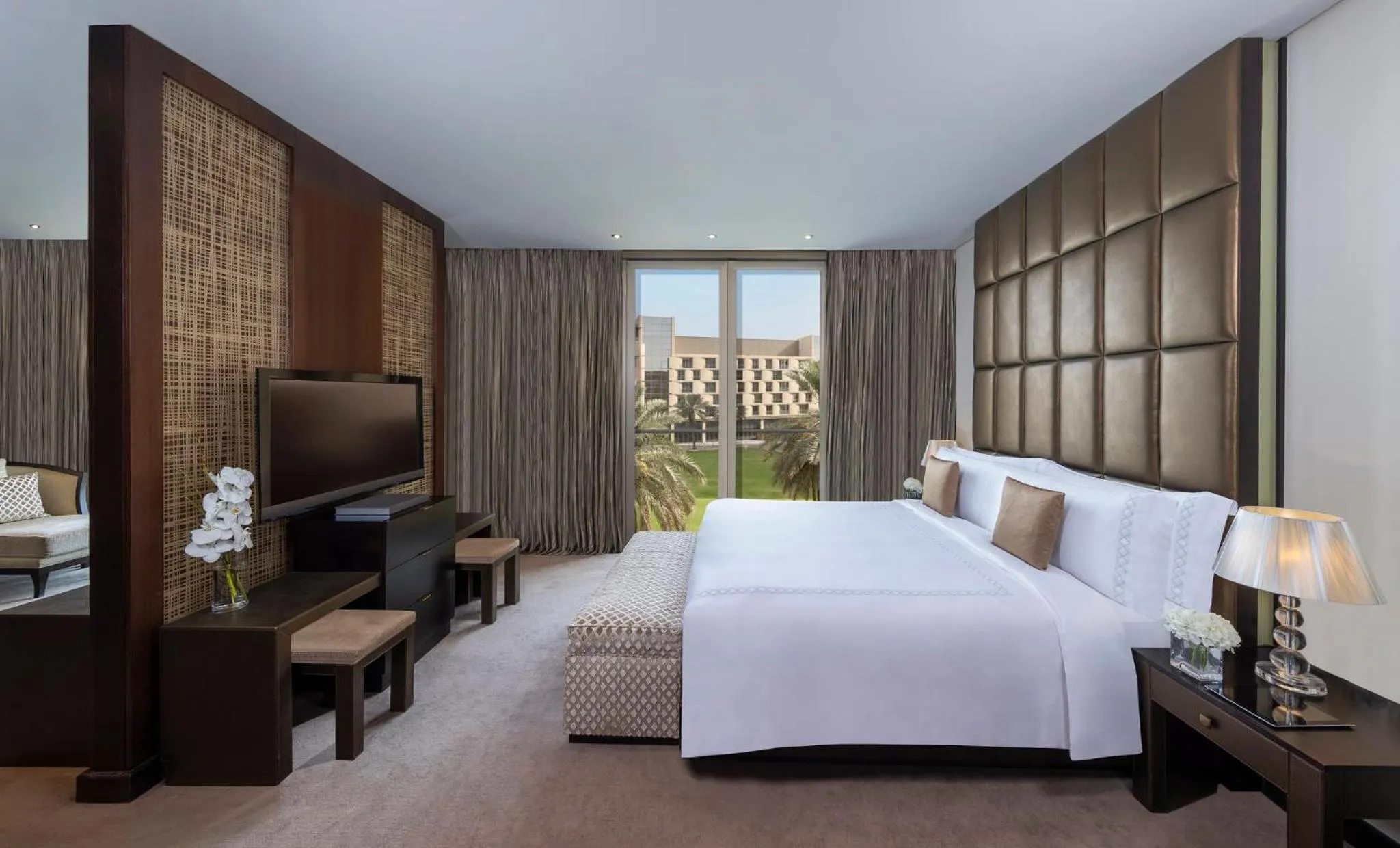 Game Room, Bed in Mandarin Oriental Al Faisaliah, Riyadh