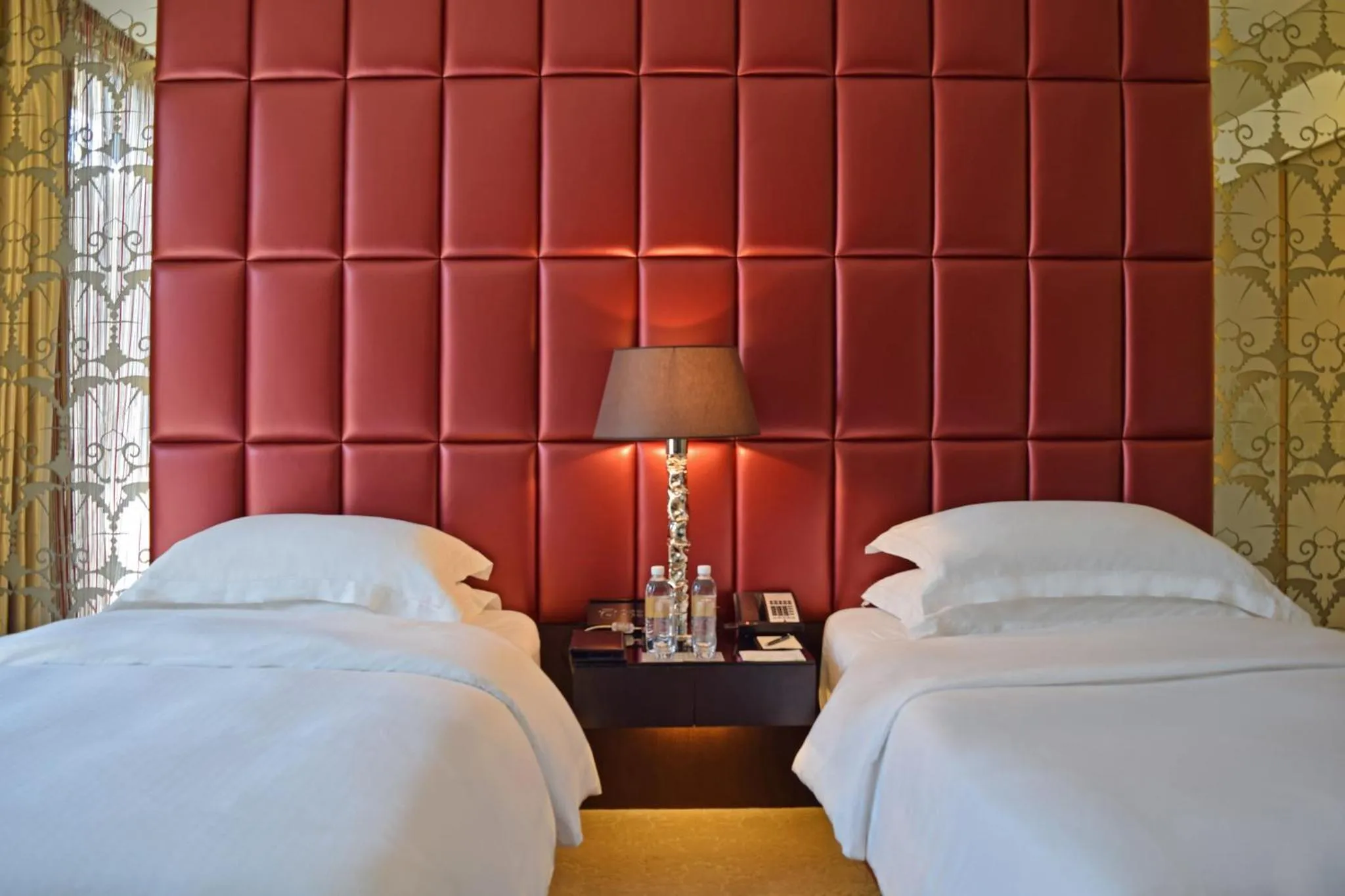 Photo of the whole room, Bed in Mandarin Oriental Al Faisaliah, Riyadh