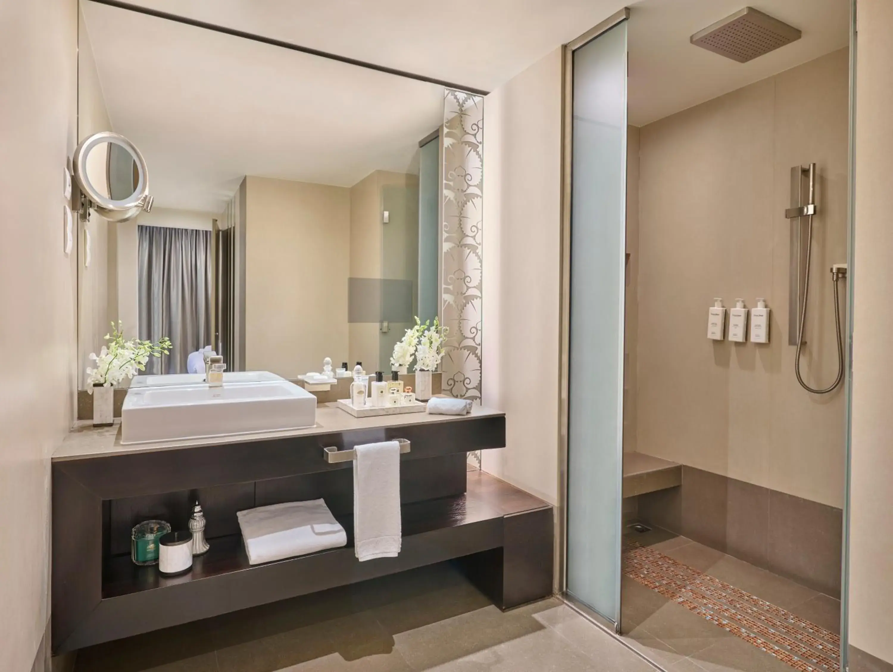 One Bedroom Suite in Mandarin Oriental Al Faisaliah, Riyadh One Bedroom Suite in Mandarin Oriental Al Faisaliah, Riyadh