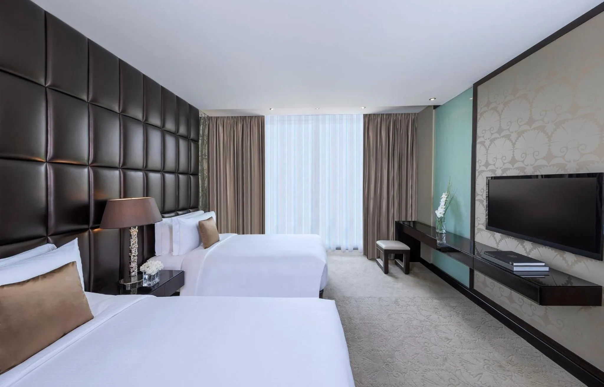 Photo of the whole room, Bed in Mandarin Oriental Al Faisaliah, Riyadh