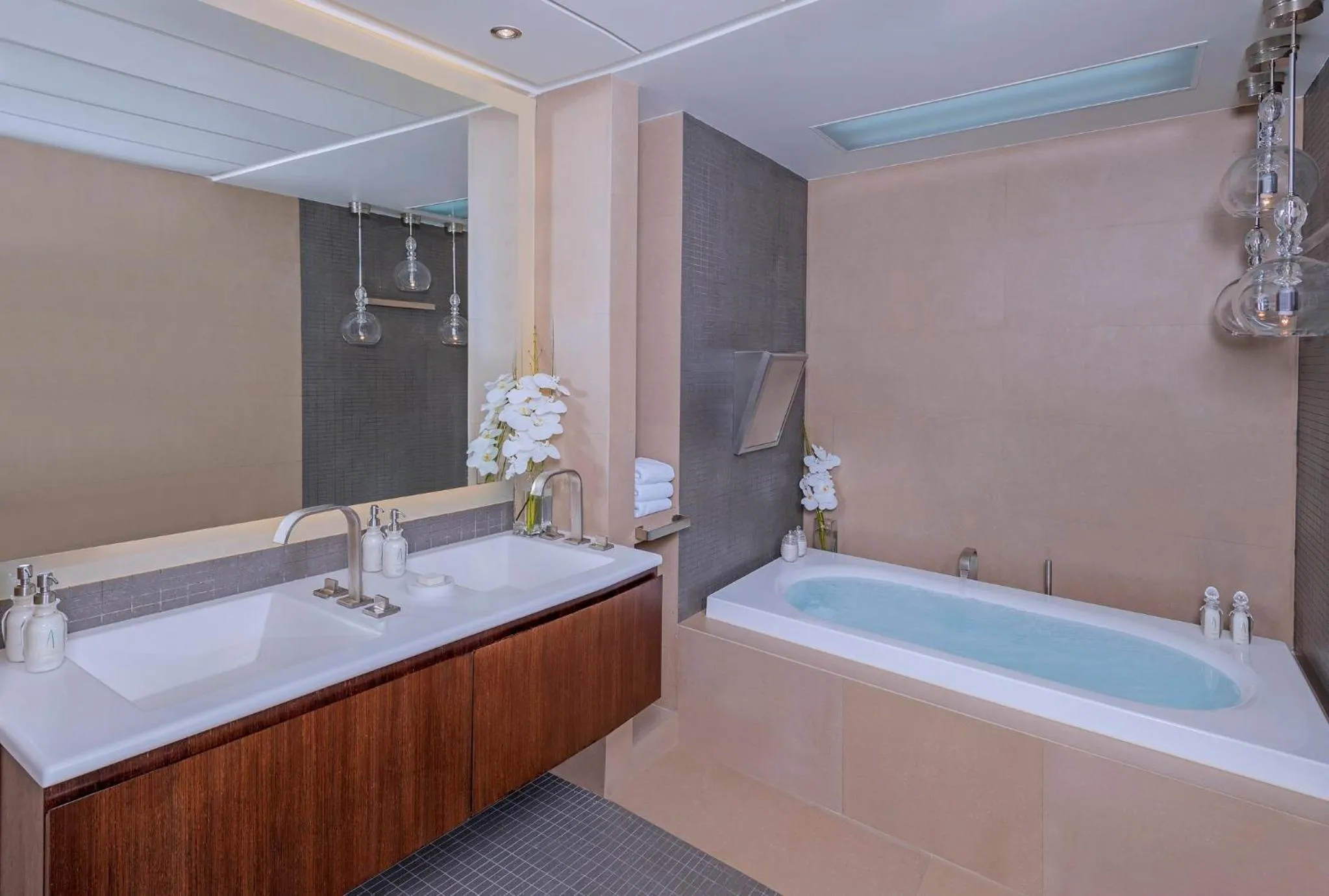 Bathroom in Mandarin Oriental Al Faisaliah, Riyadh