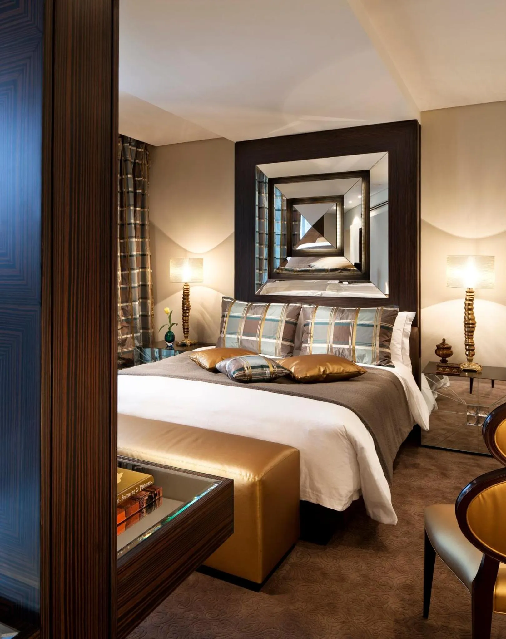 Photo of the whole room, Bed in Mandarin Oriental Al Faisaliah, Riyadh