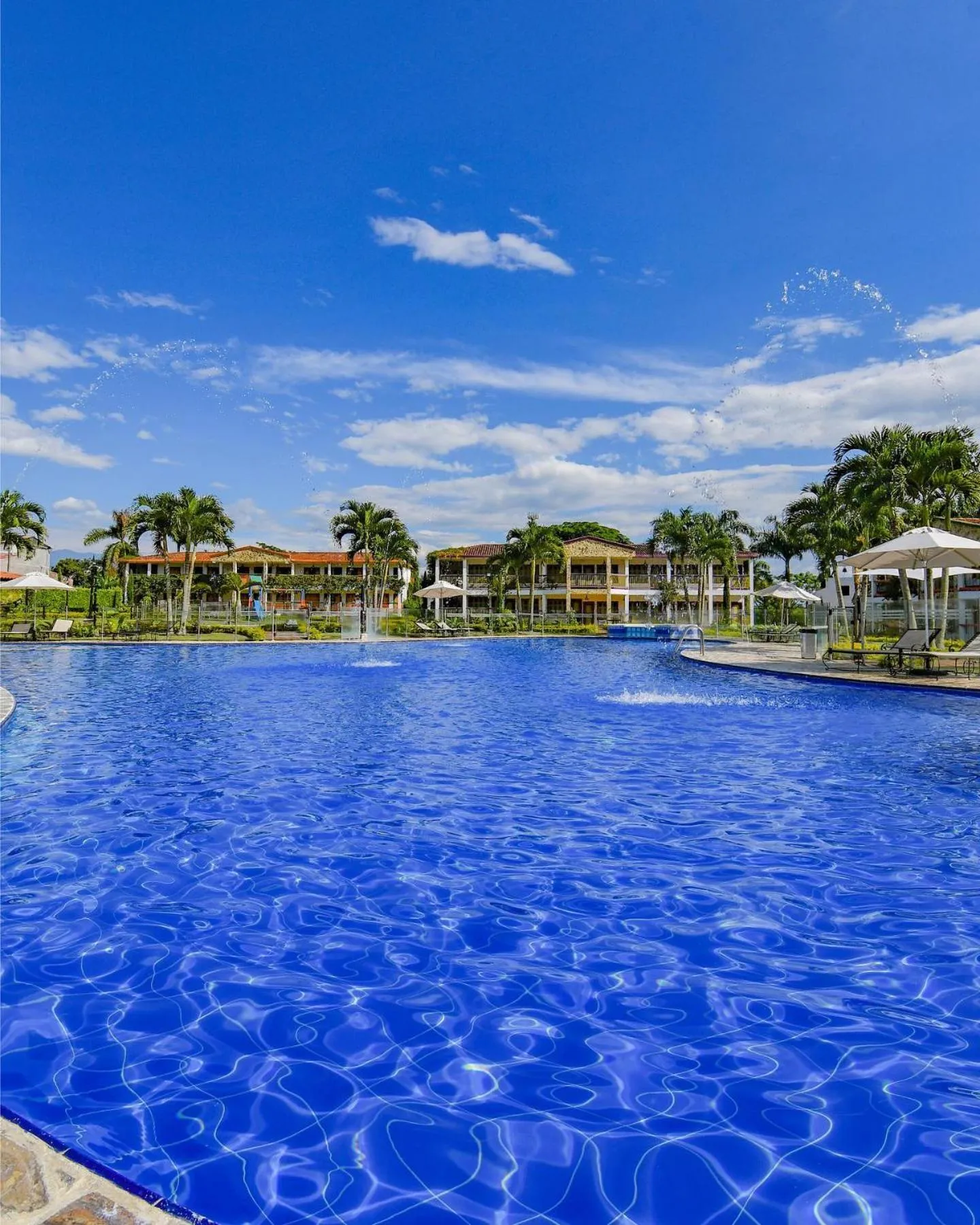 Swimming pool in Hotel Campestre Cafe Cafe