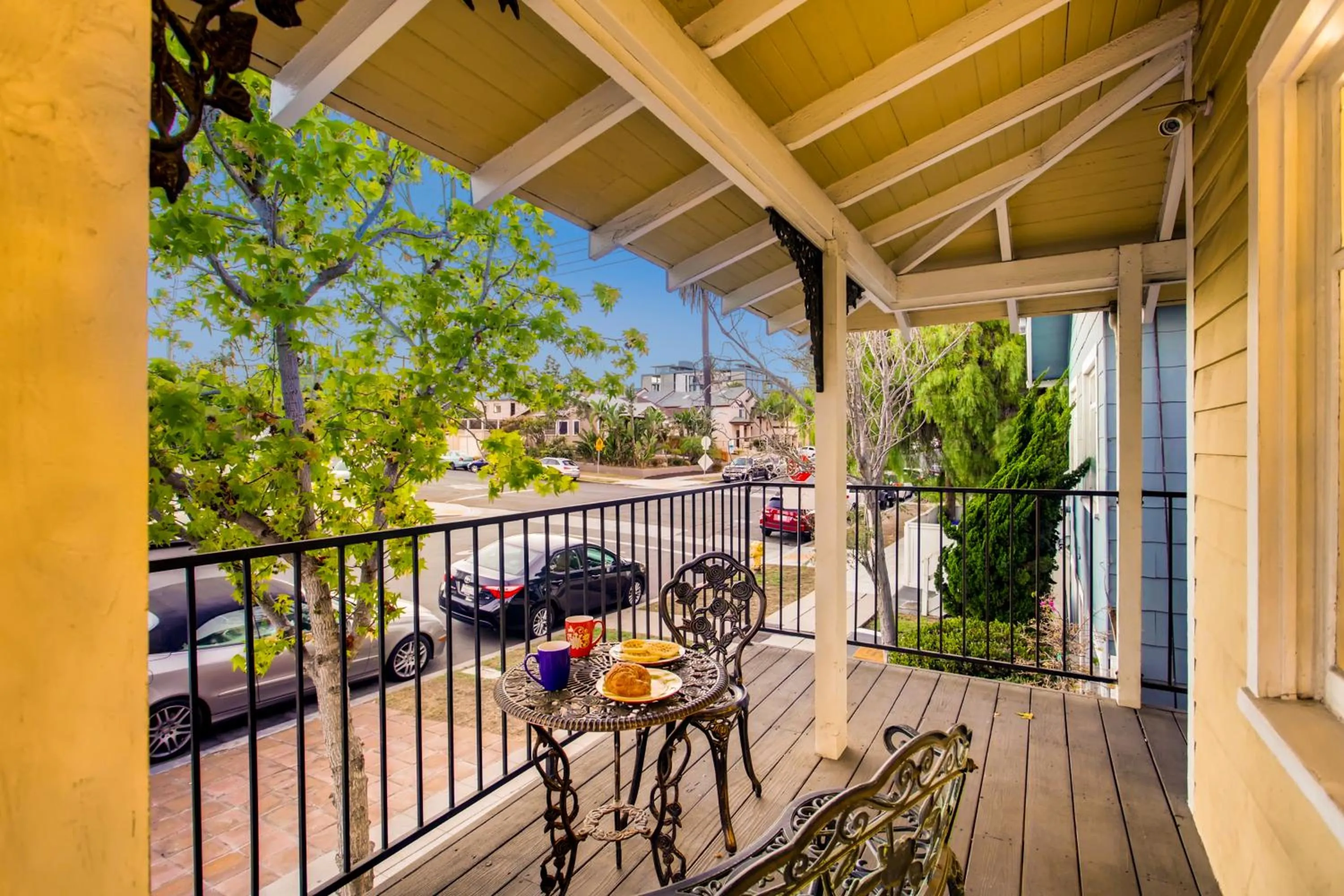 Patio in Casa California - Backyard, BBQ, Firepit & Near Beaches