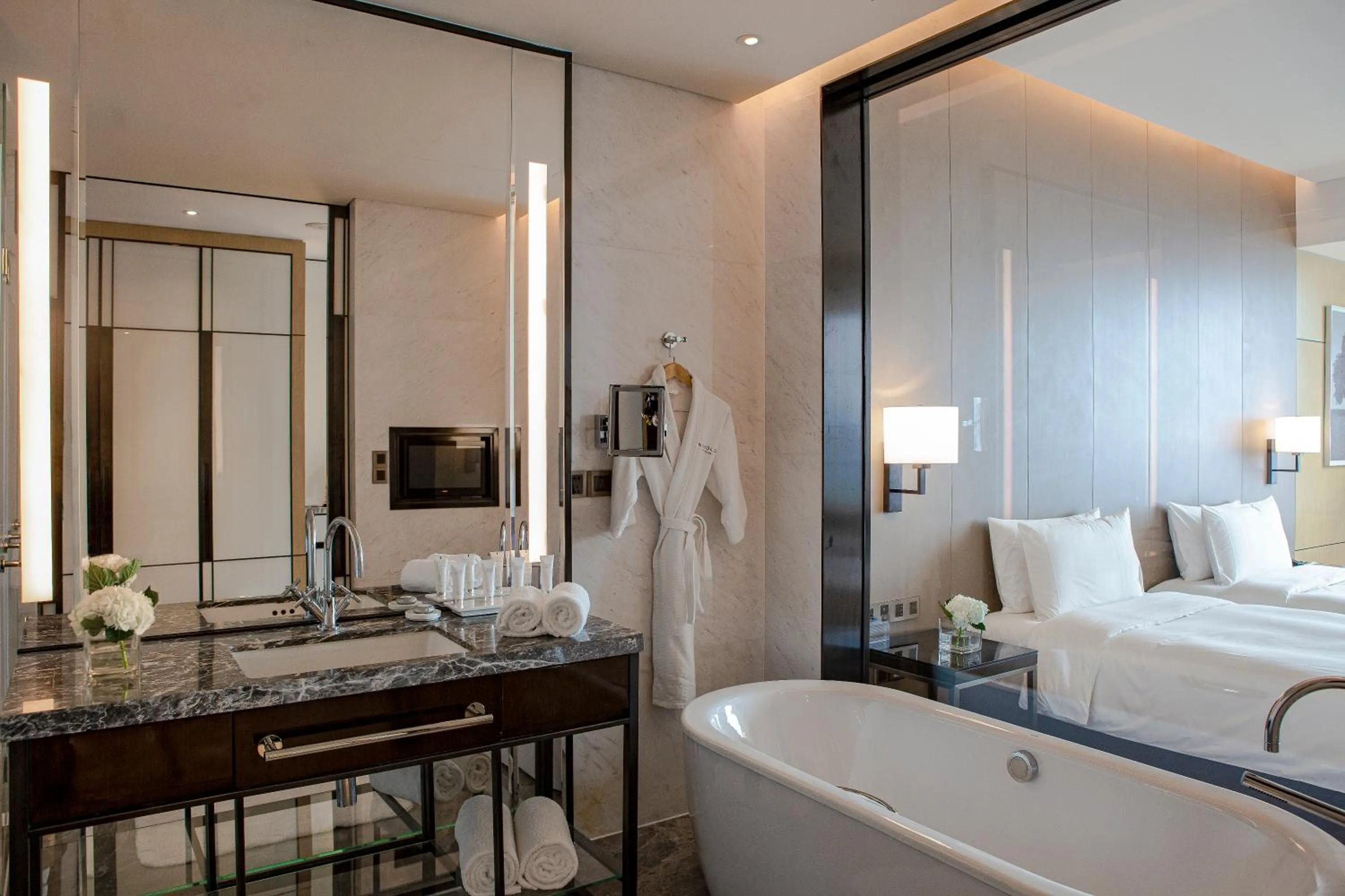 Bathroom, Bed in Niccolo Chongqing