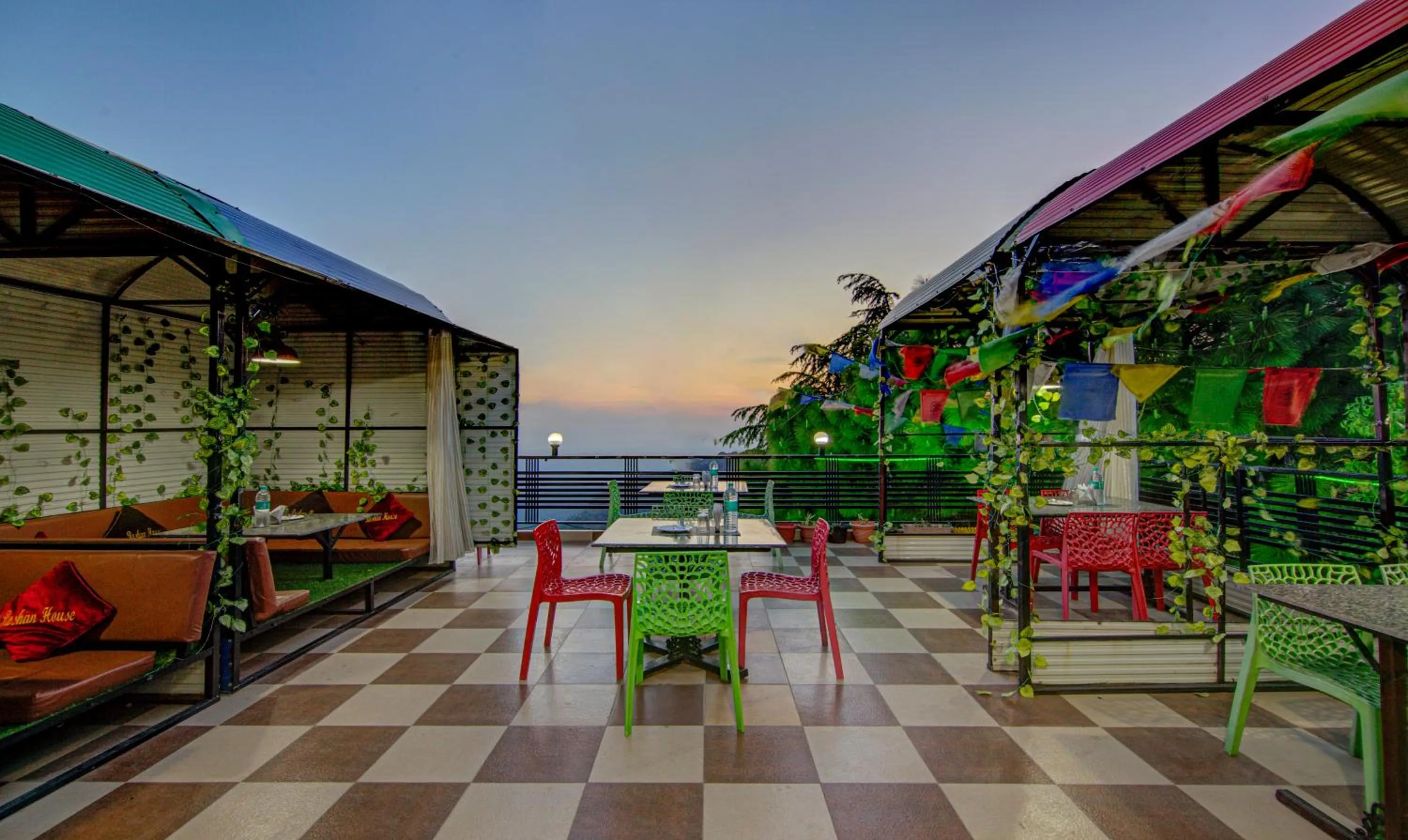 Treebo Roshan House with Valley View