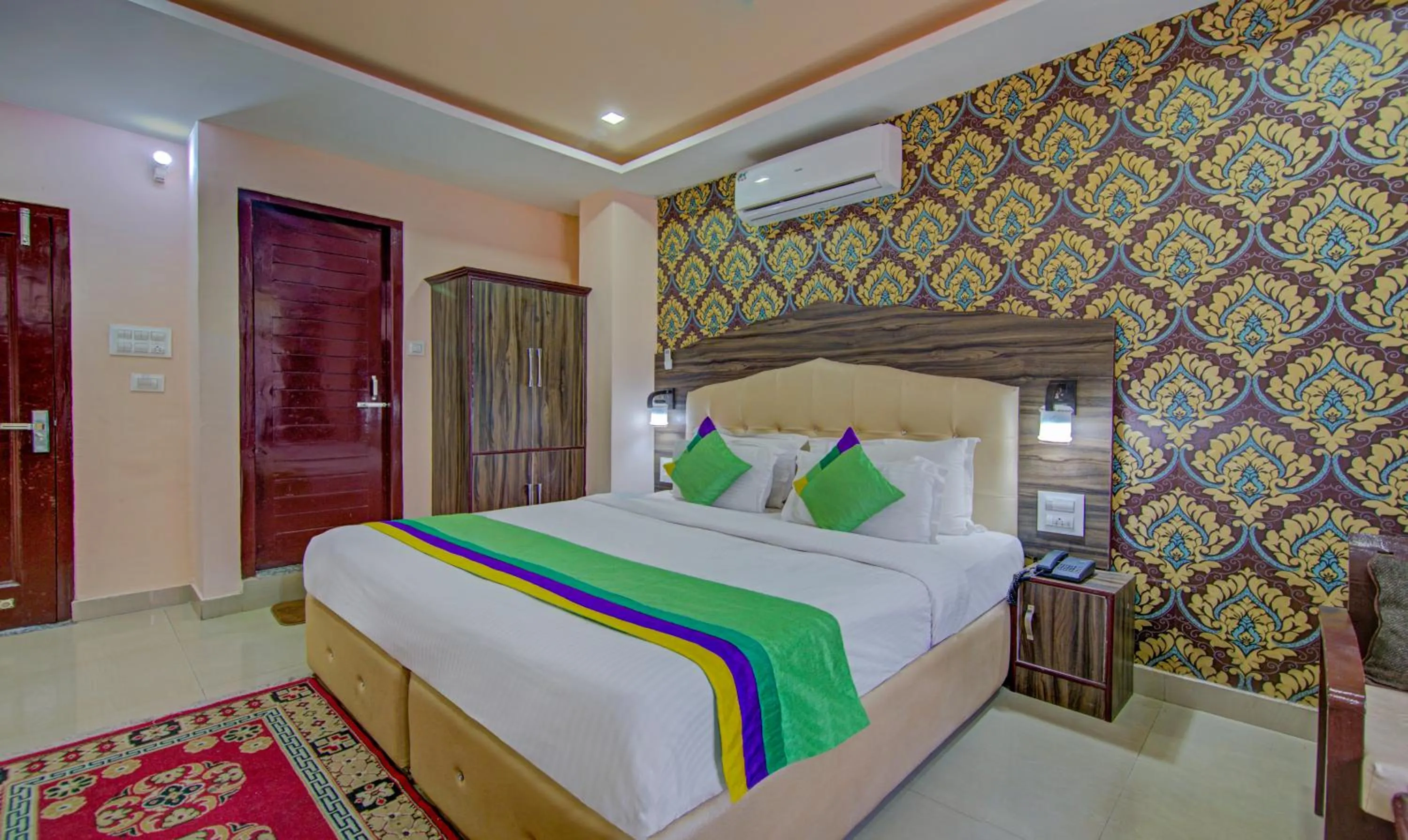 Bedroom, Bed in Treebo Roshan House with Valley View