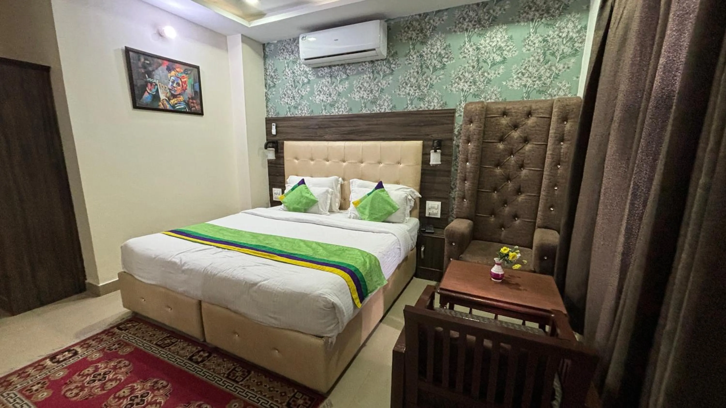 Bedroom, Bed in Treebo Roshan House with Valley View