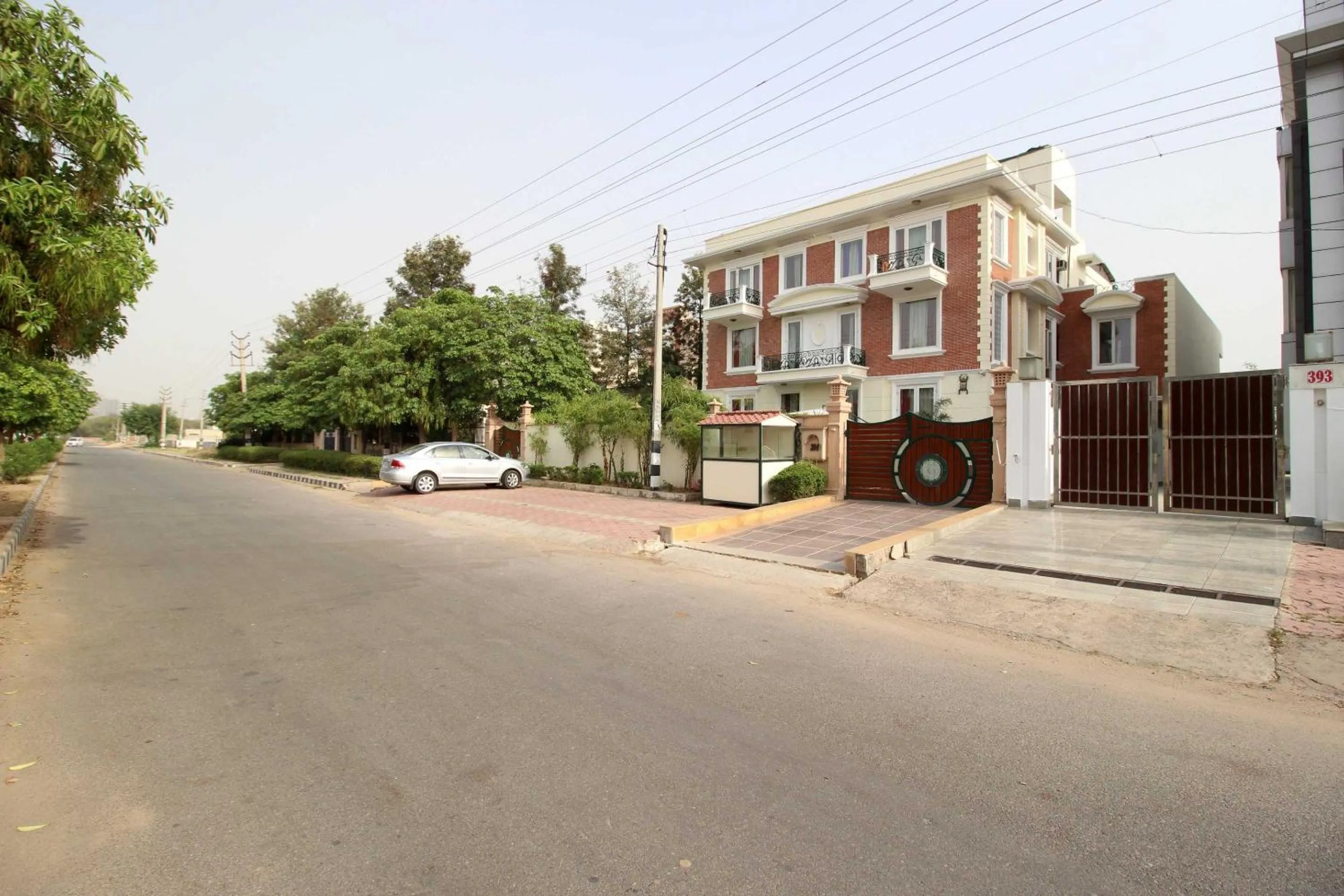 Facade/entrance in Collection O Sakshi