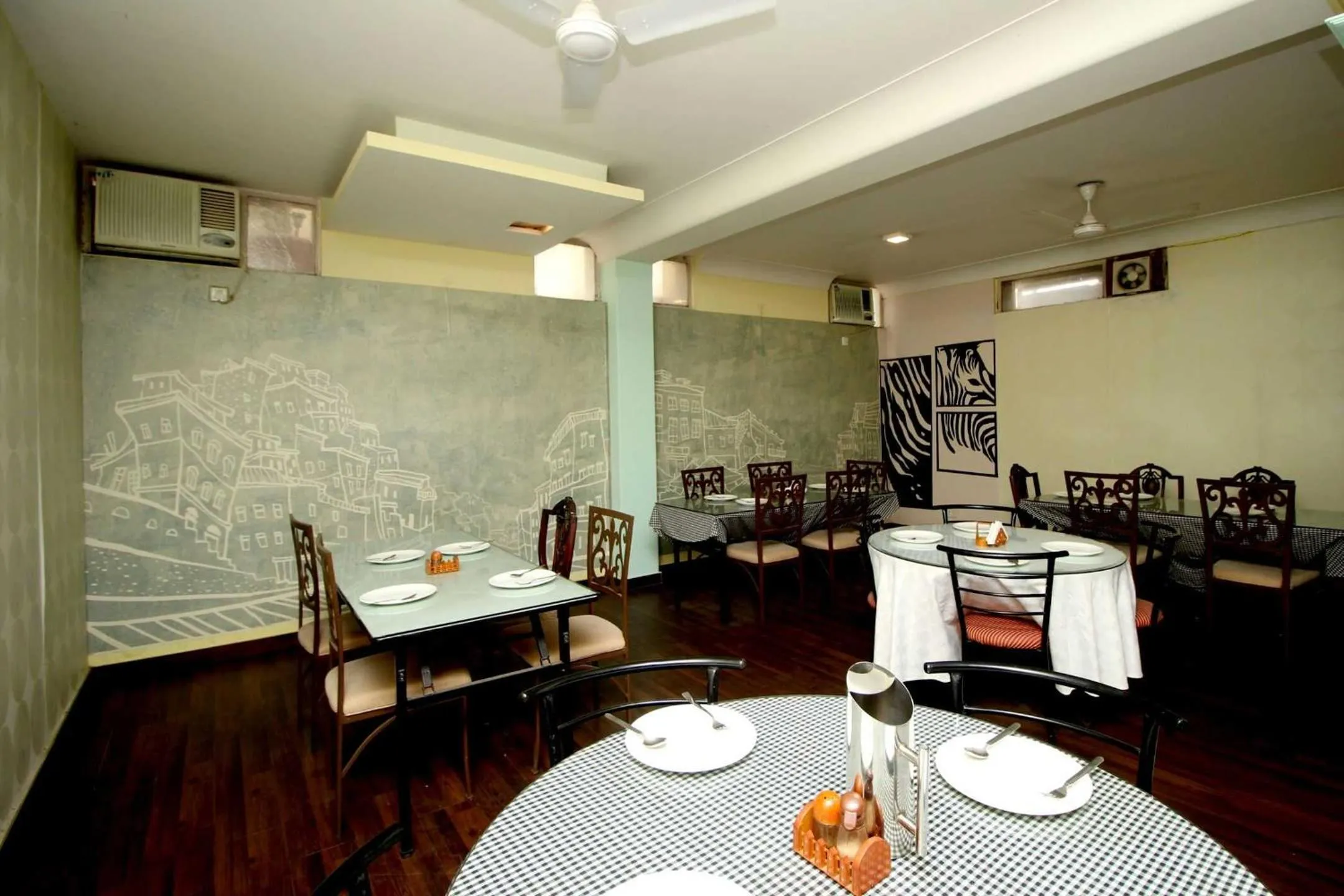 Restaurant/places to eat in Collection O Sakshi
