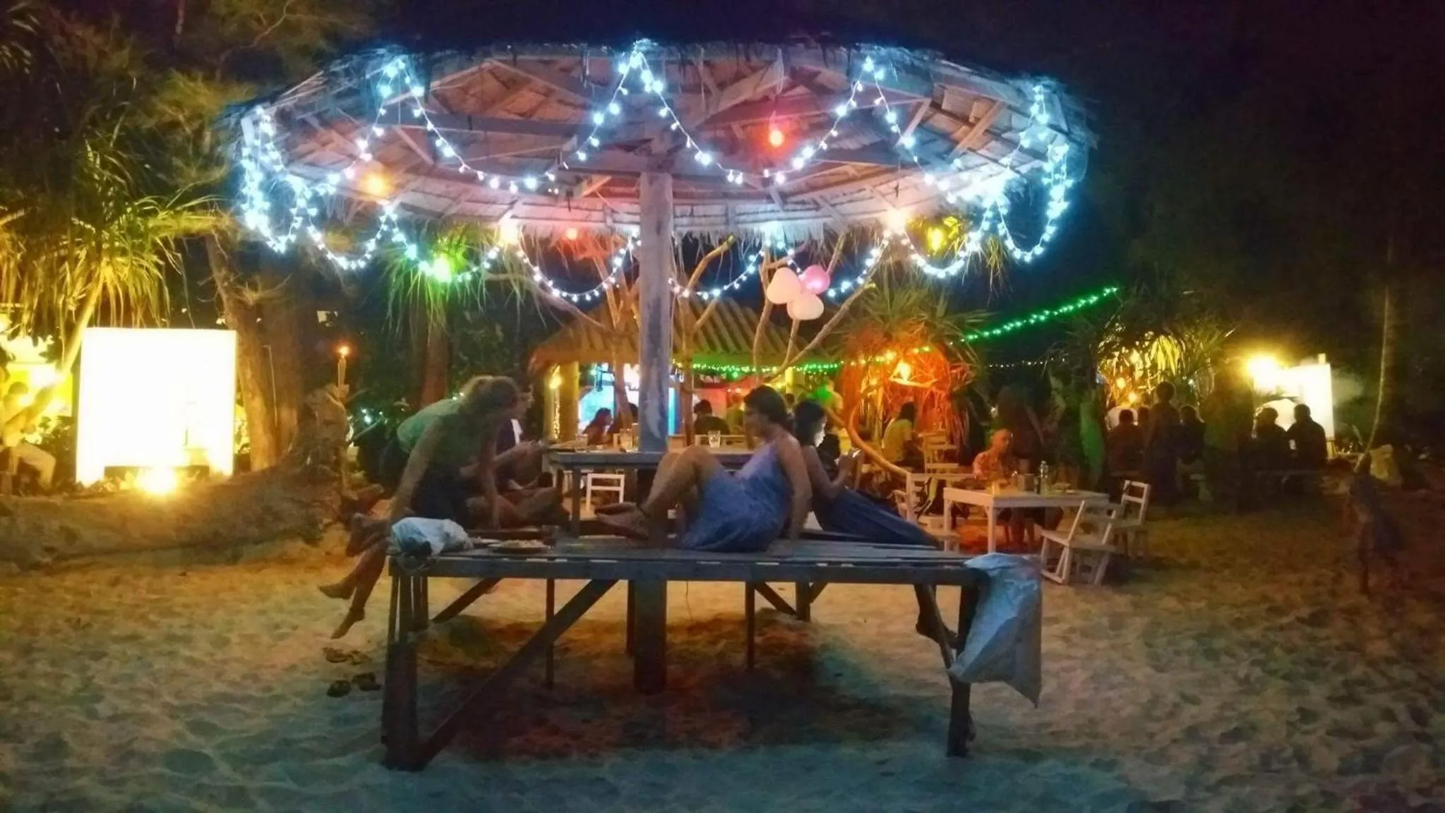 Restaurant/places to eat in Phayam Coconut Beach Resort