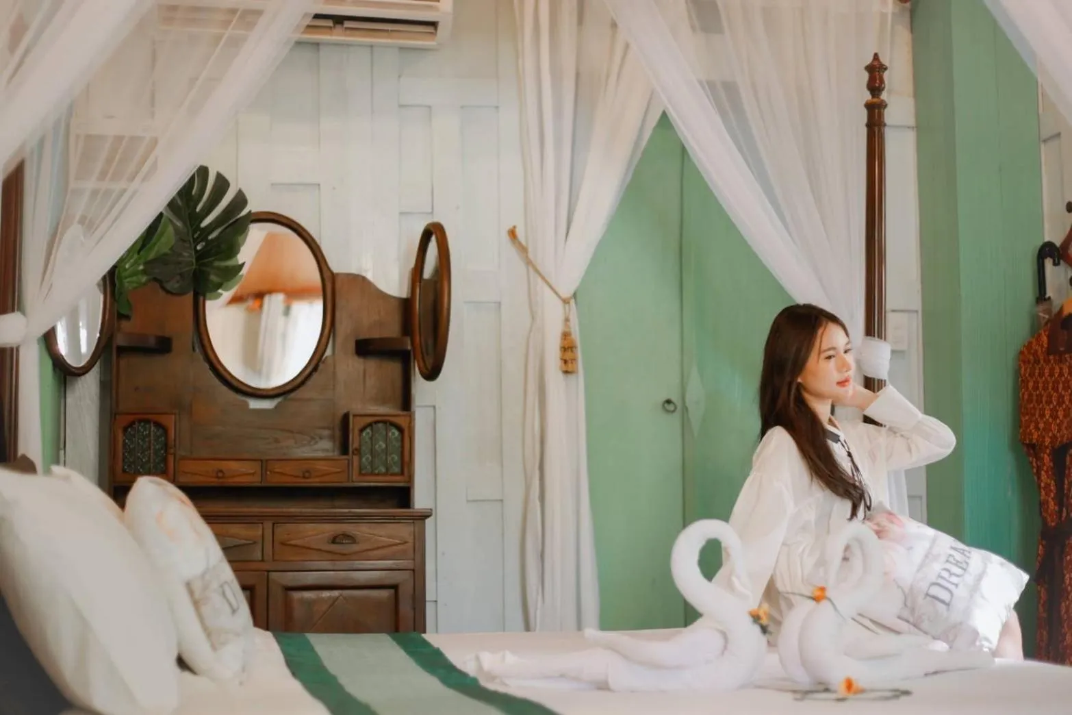 The Antique Riverside Resort