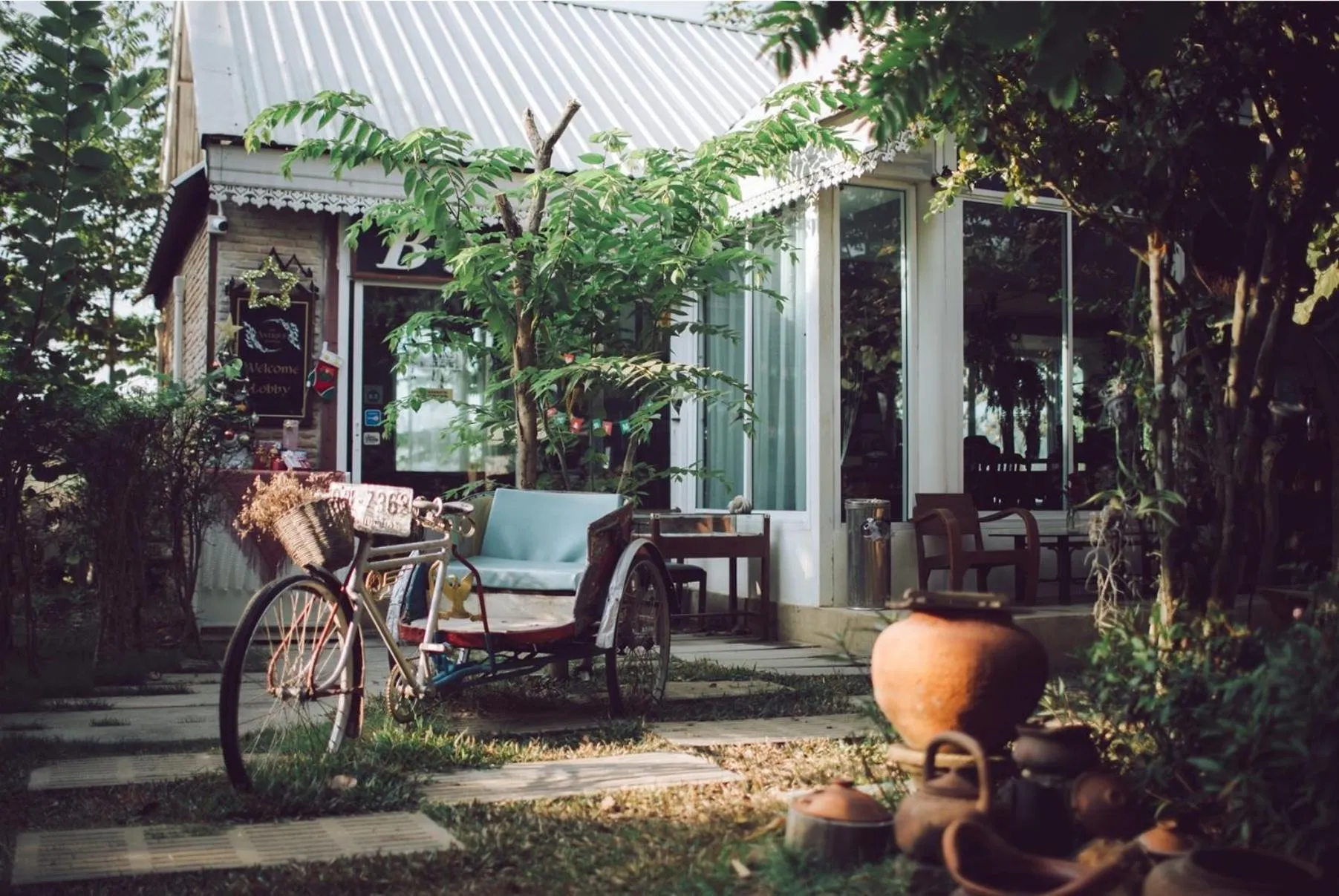 The Antique Riverside Resort