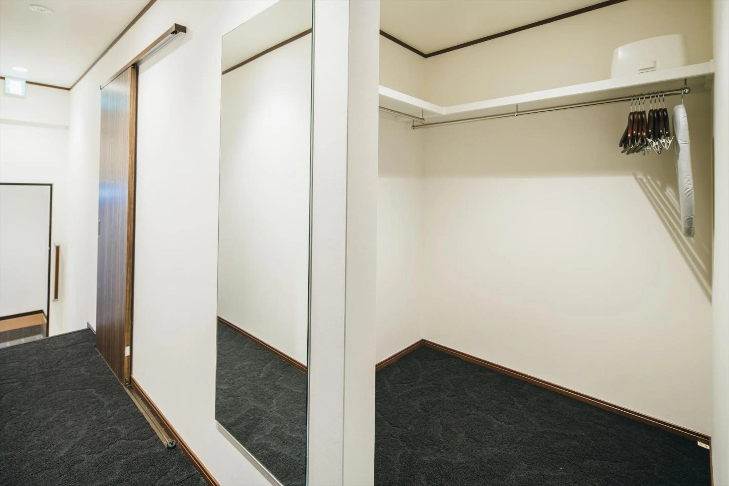 wardrobe in RESI STAY GION