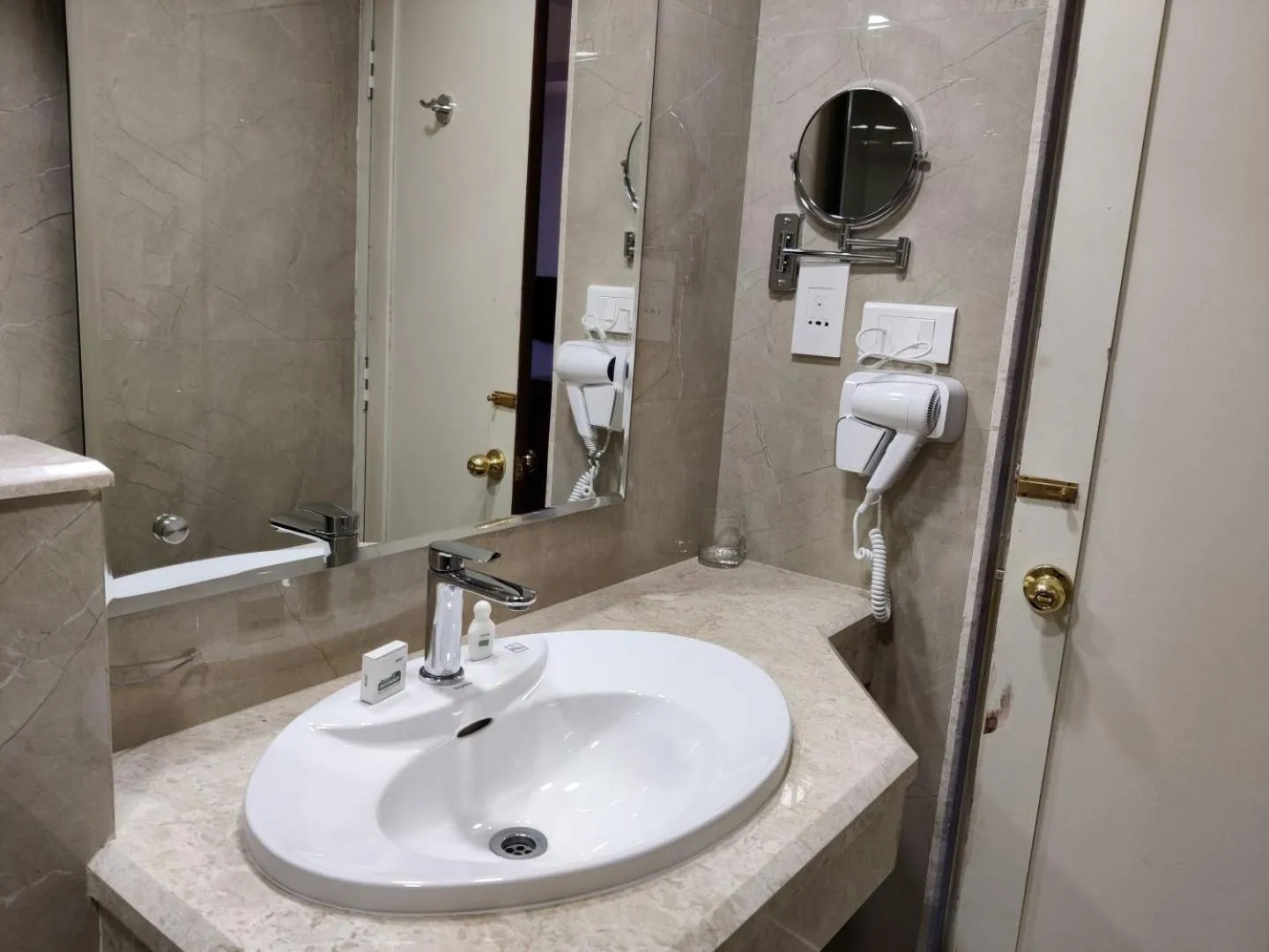 Bathroom in Issacs Residency