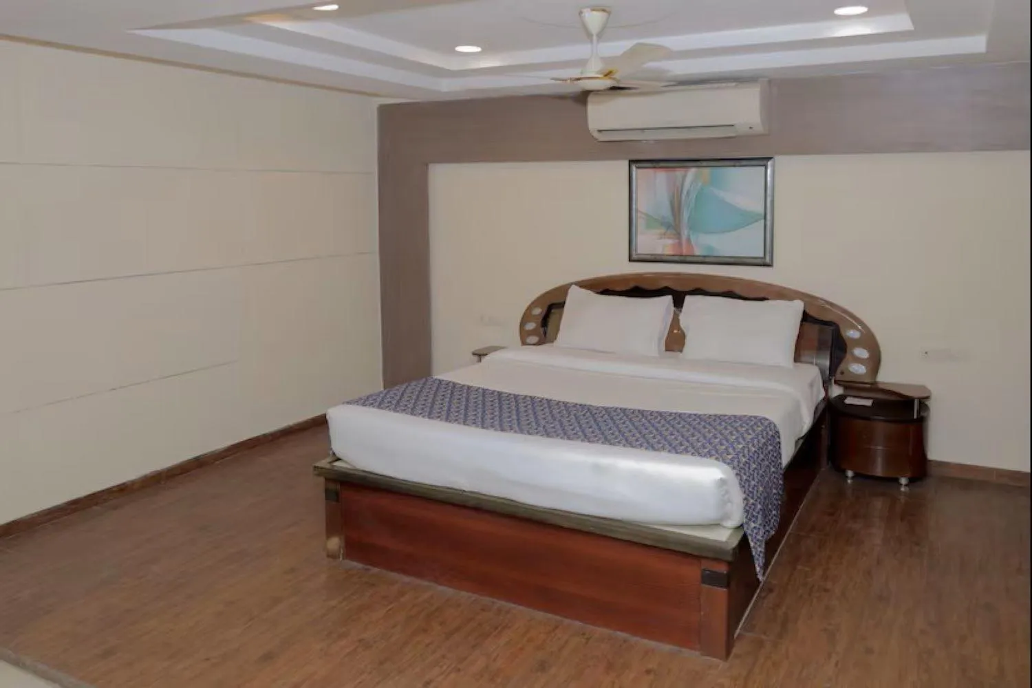 Bed in VITS Select Bharuch