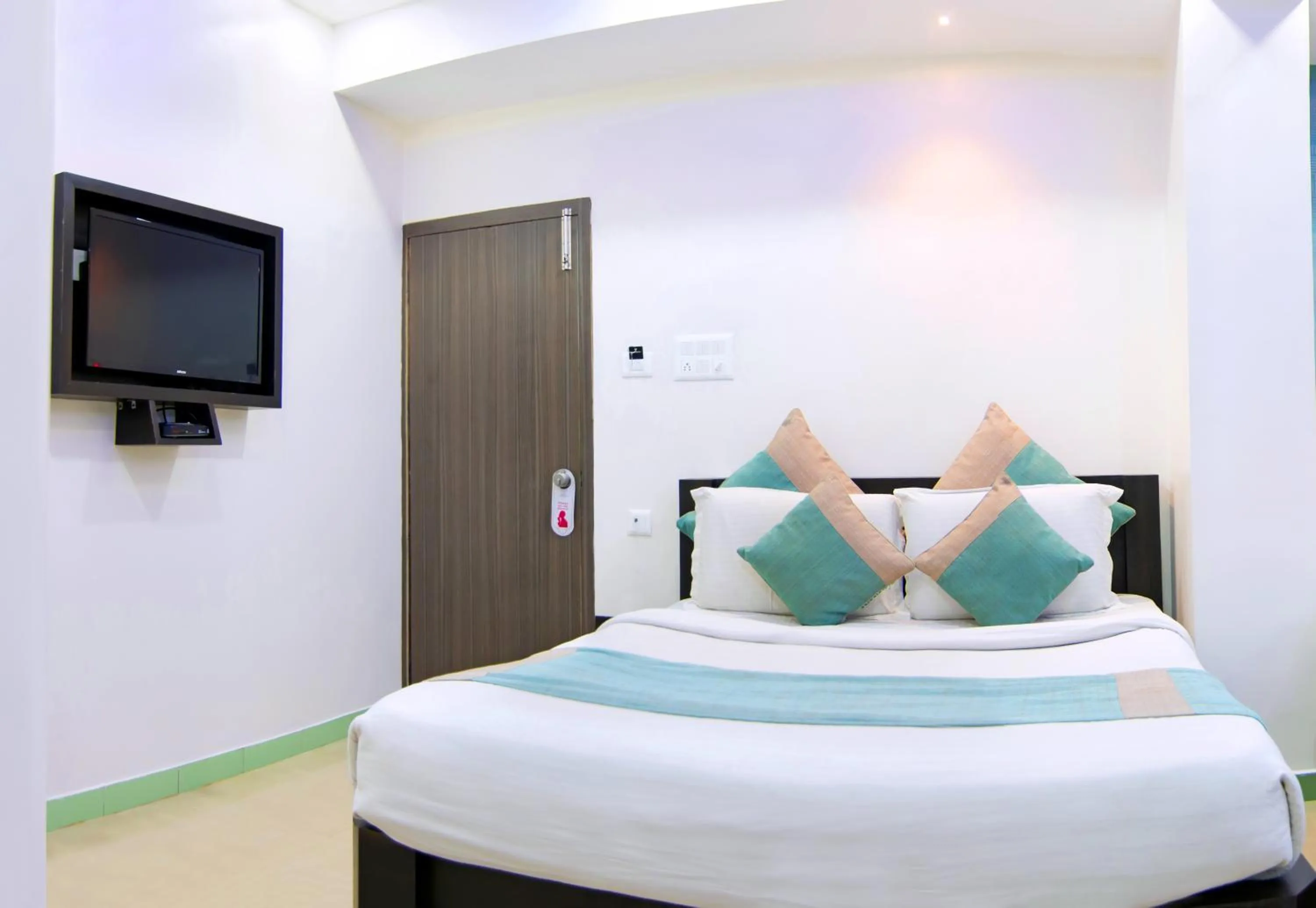 Bed in Aishwarya Le Royal