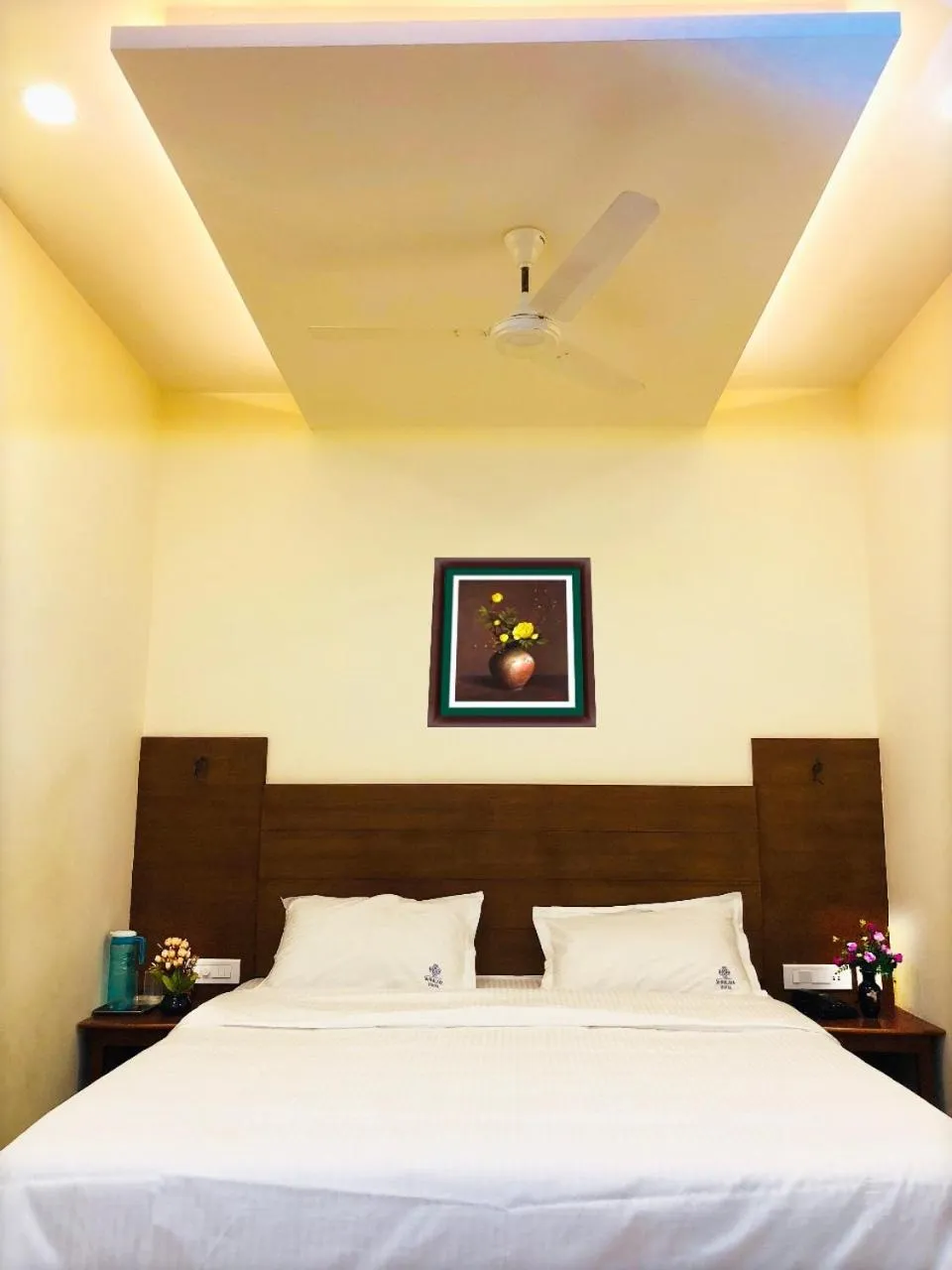 Bed in Shivalaya hotel