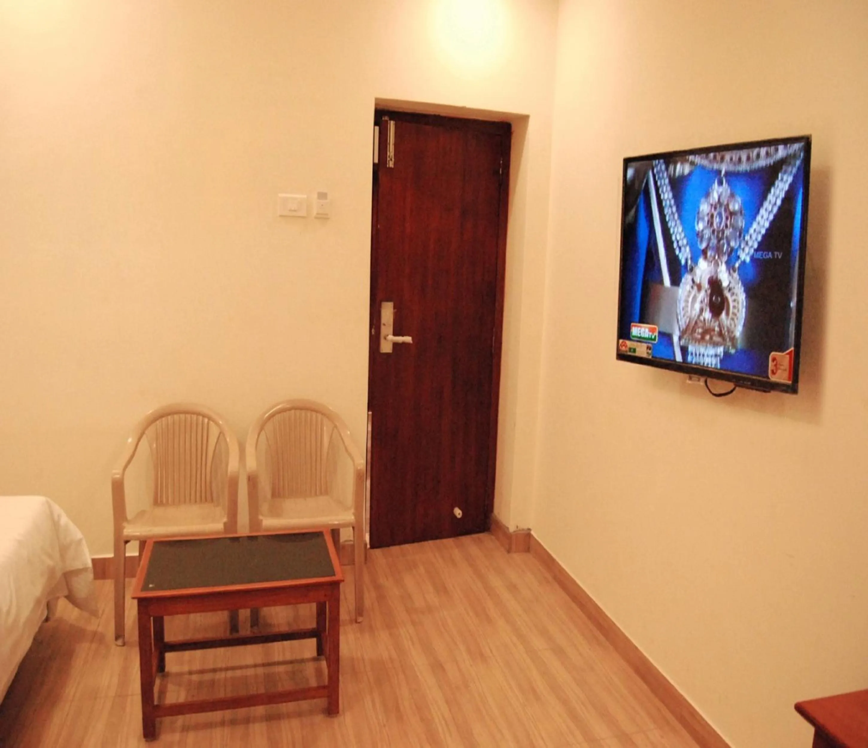TV and multimedia in Shivalaya hotel