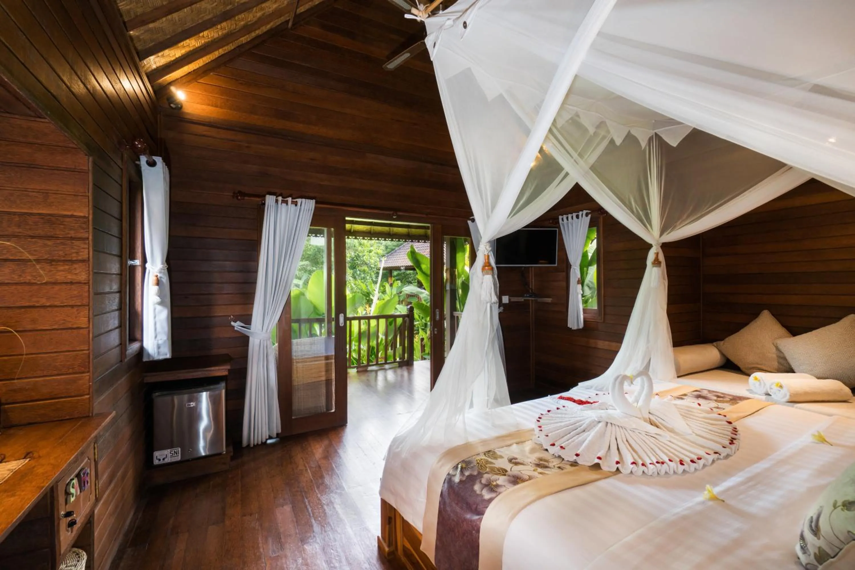 On site, Bed in Royal Retreat Villa's Lembongan