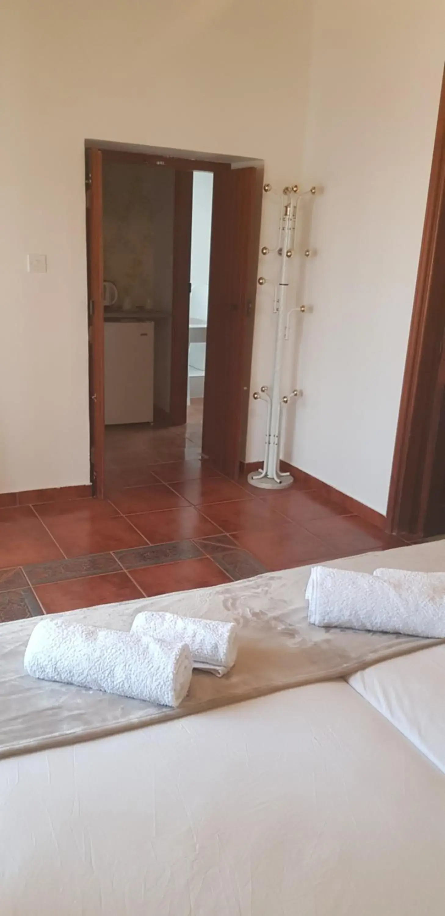 Double or Twin Room with Shower - single occupancy in Villa Thermopilon Double or Twin Room with Shower - single occupancy in Villa Thermopilon