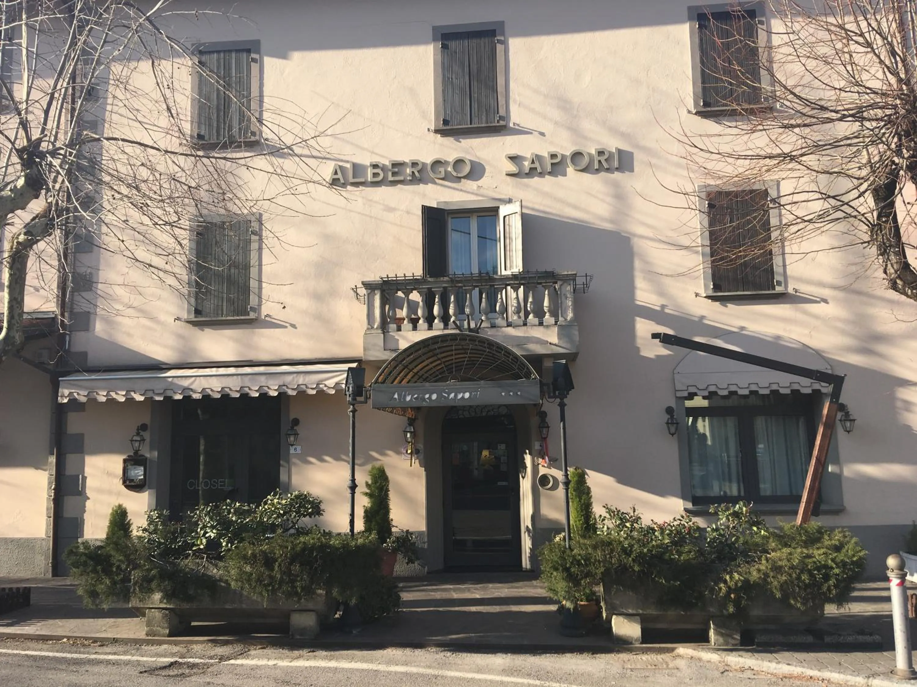Facade/entrance in Albergo Sapori