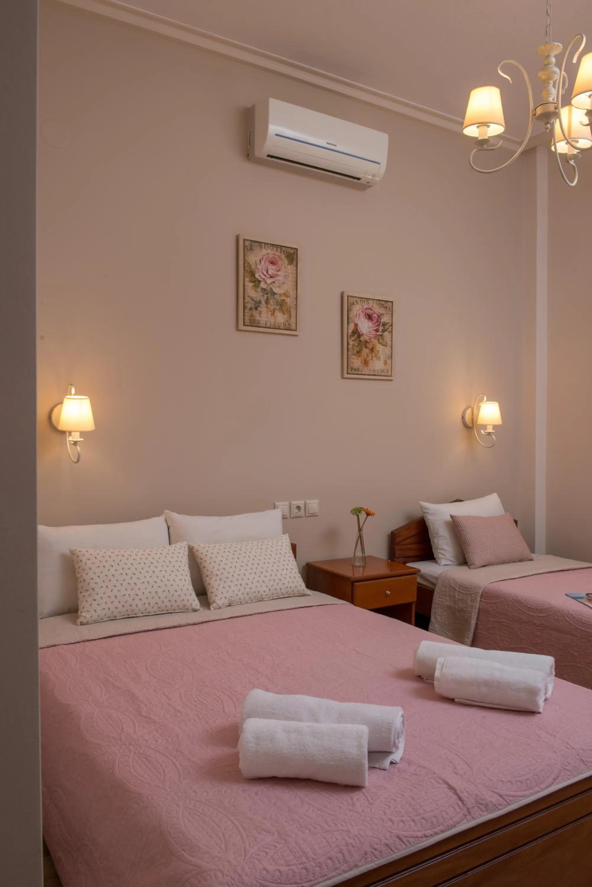 Bedroom, Bed in Megas Alexandros