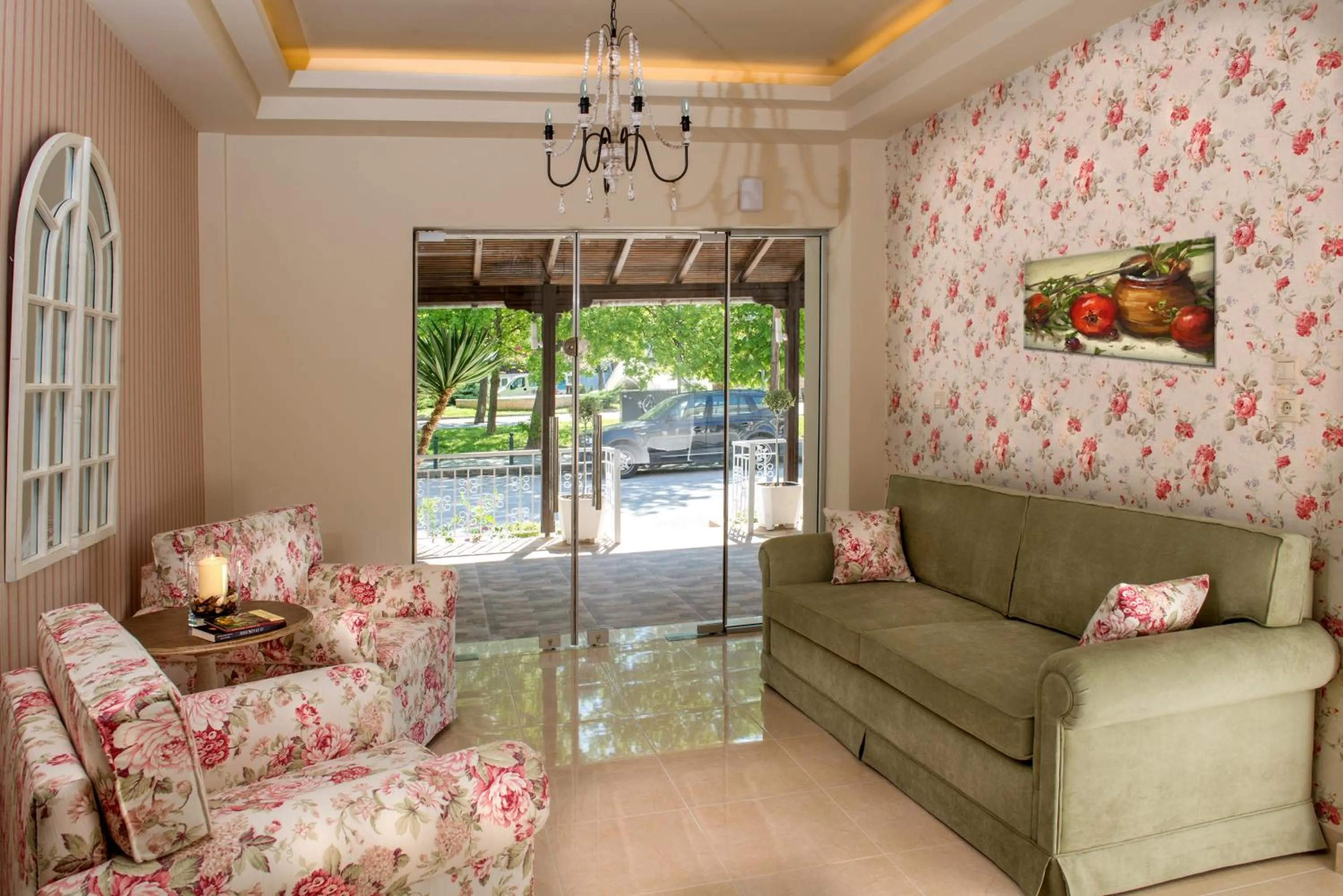 Communal lounge/ TV room in Megas Alexandros