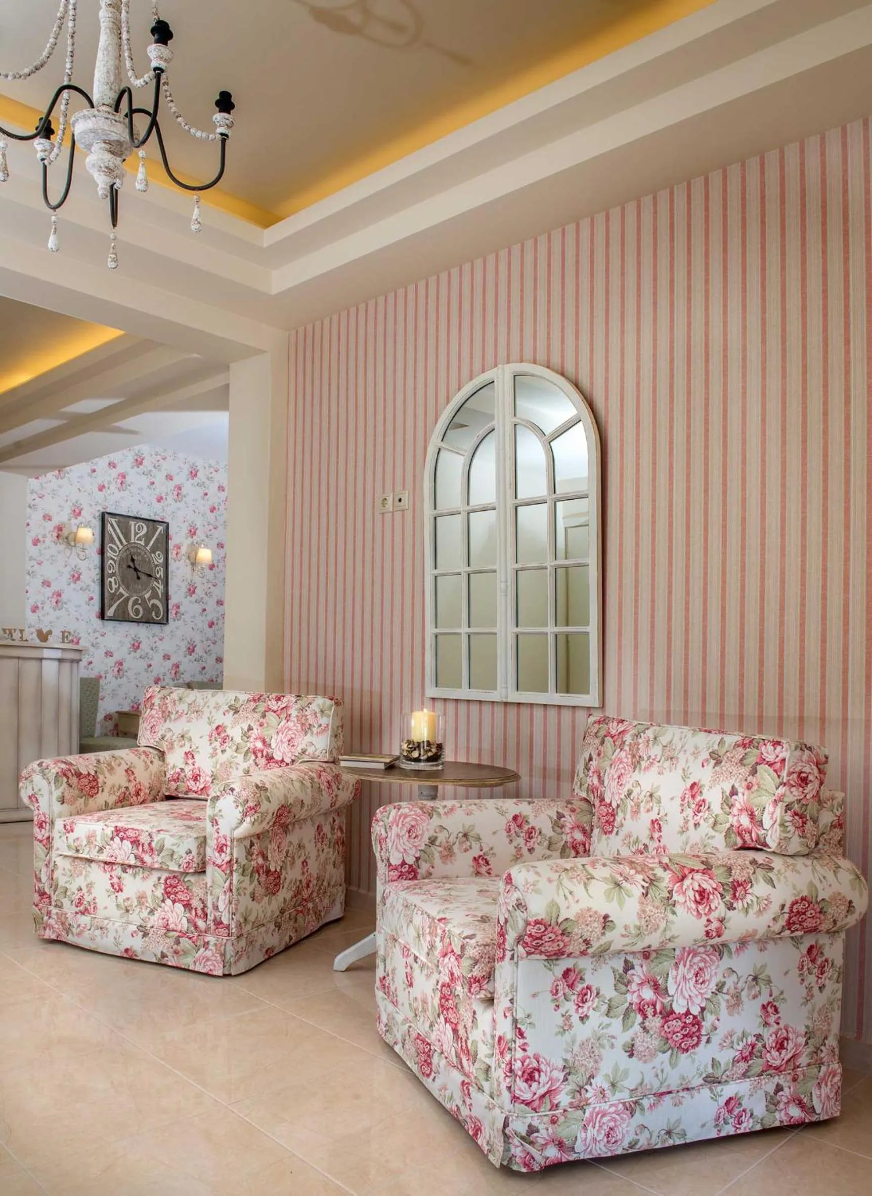 Communal lounge/ TV room in Megas Alexandros