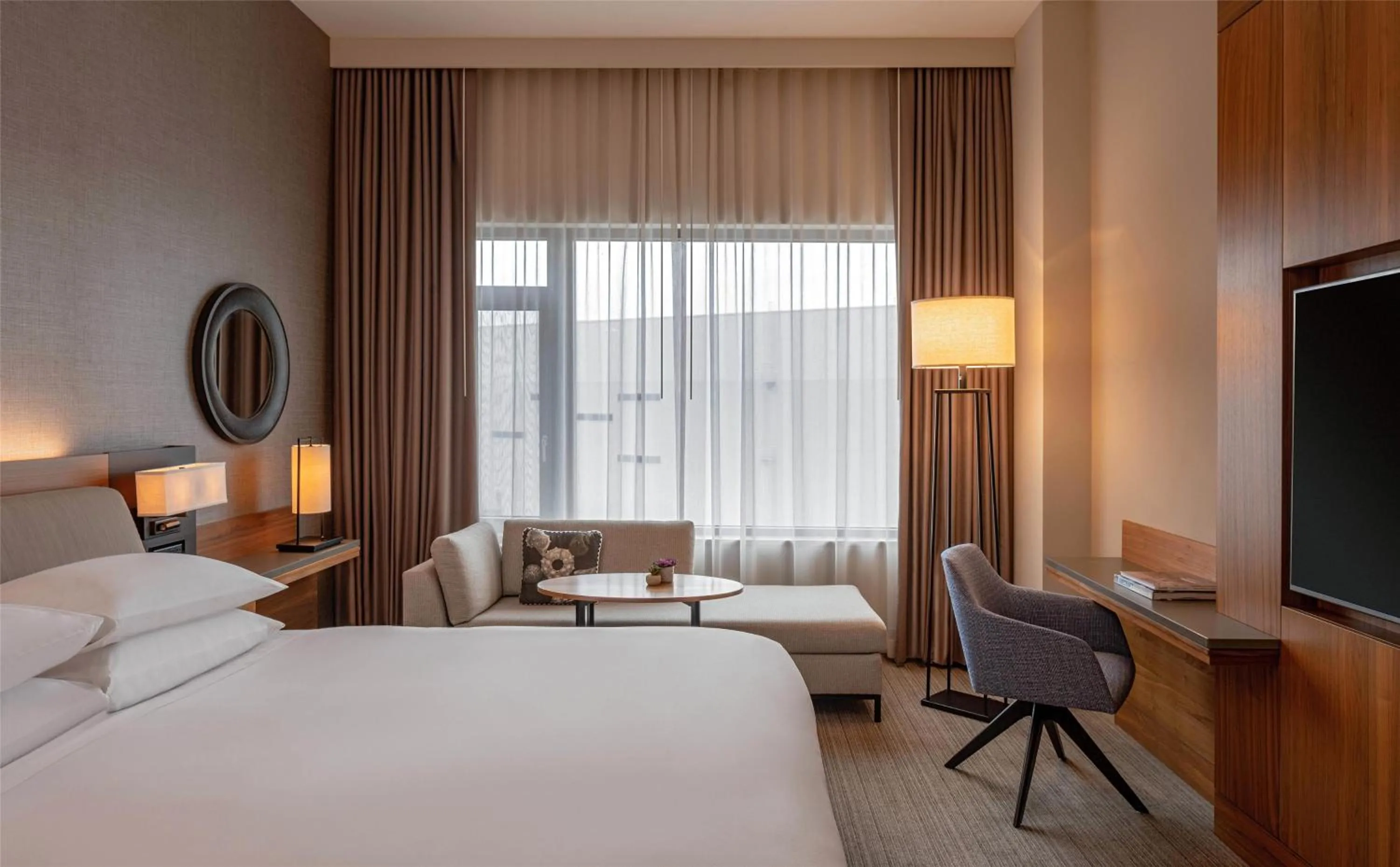 Bedroom, Bed in Hyatt Regency Lake Washington at Seattle's Southport