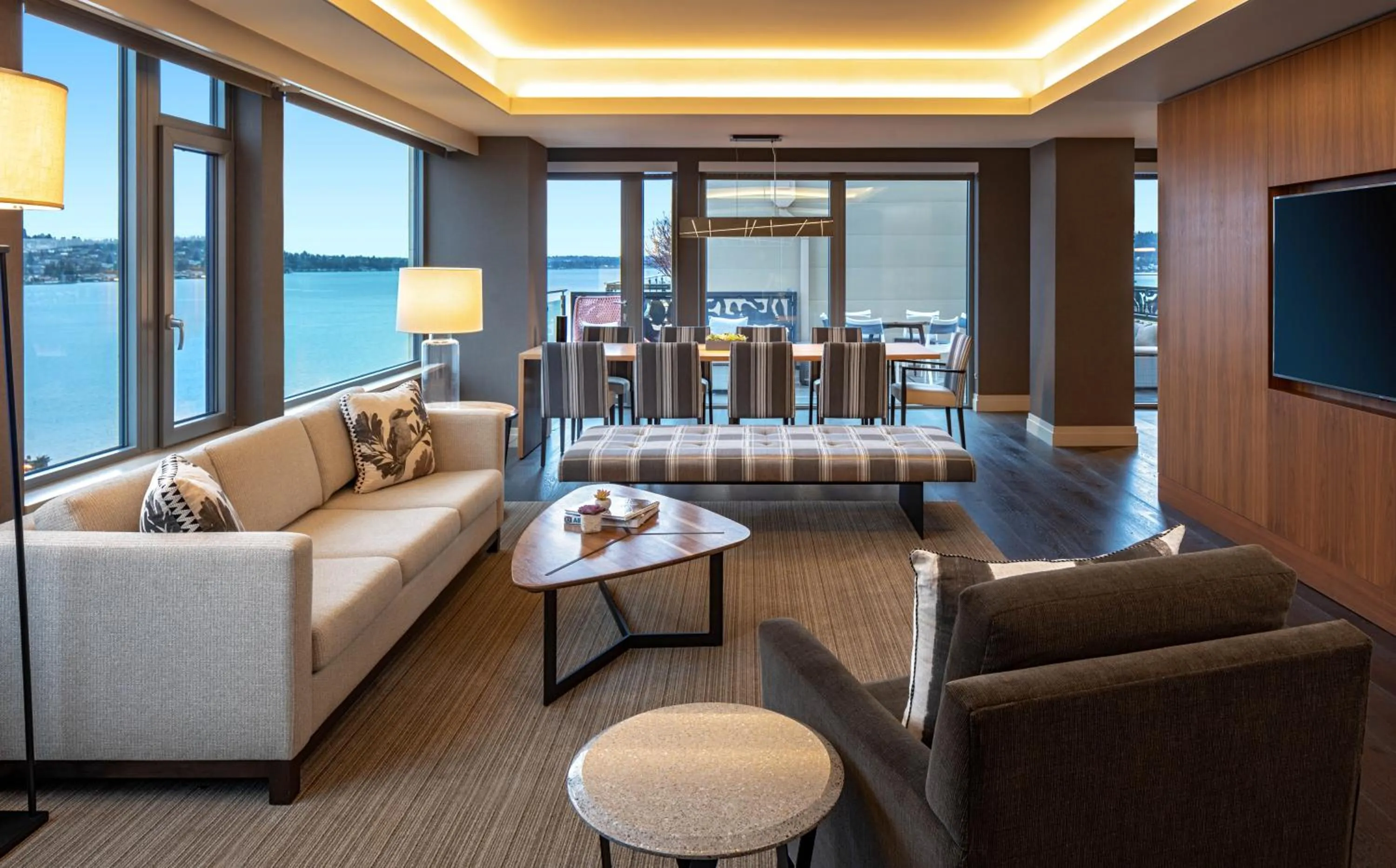 Lake view in Hyatt Regency Lake Washington at Seattle's Southport