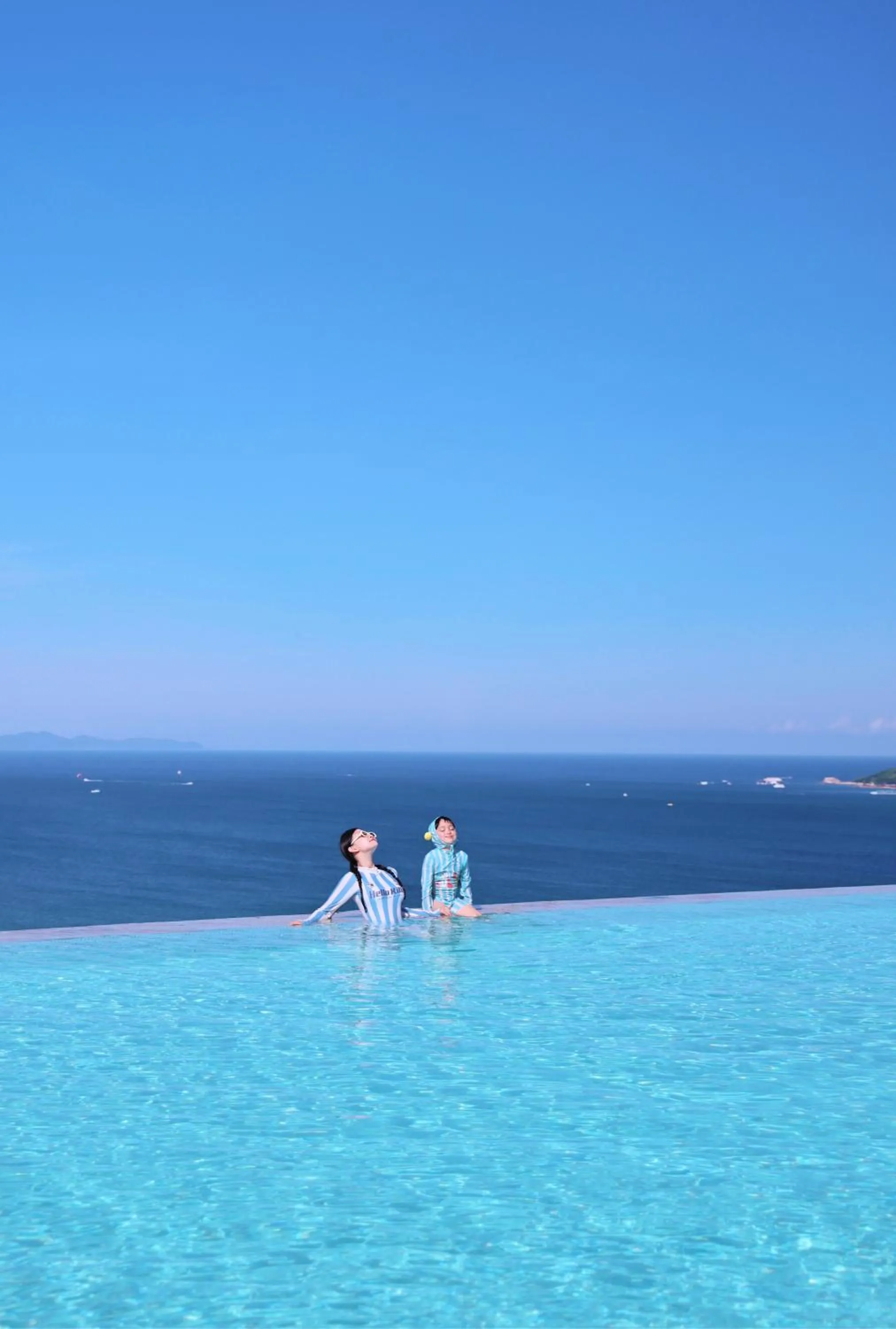 Swimming pool in Rosewood Sanya