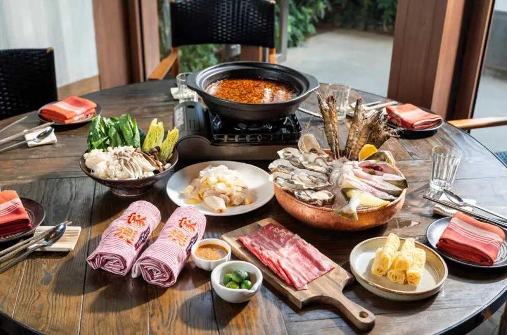 Restaurant/places to eat in Rosewood Sanya