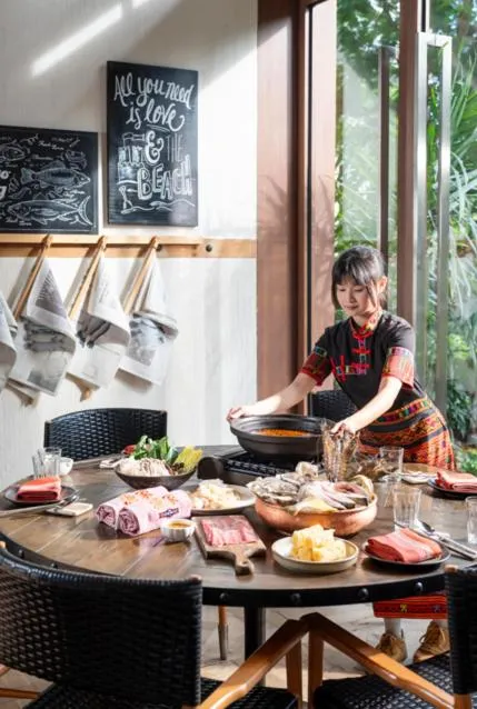 Restaurant/places to eat in Rosewood Sanya