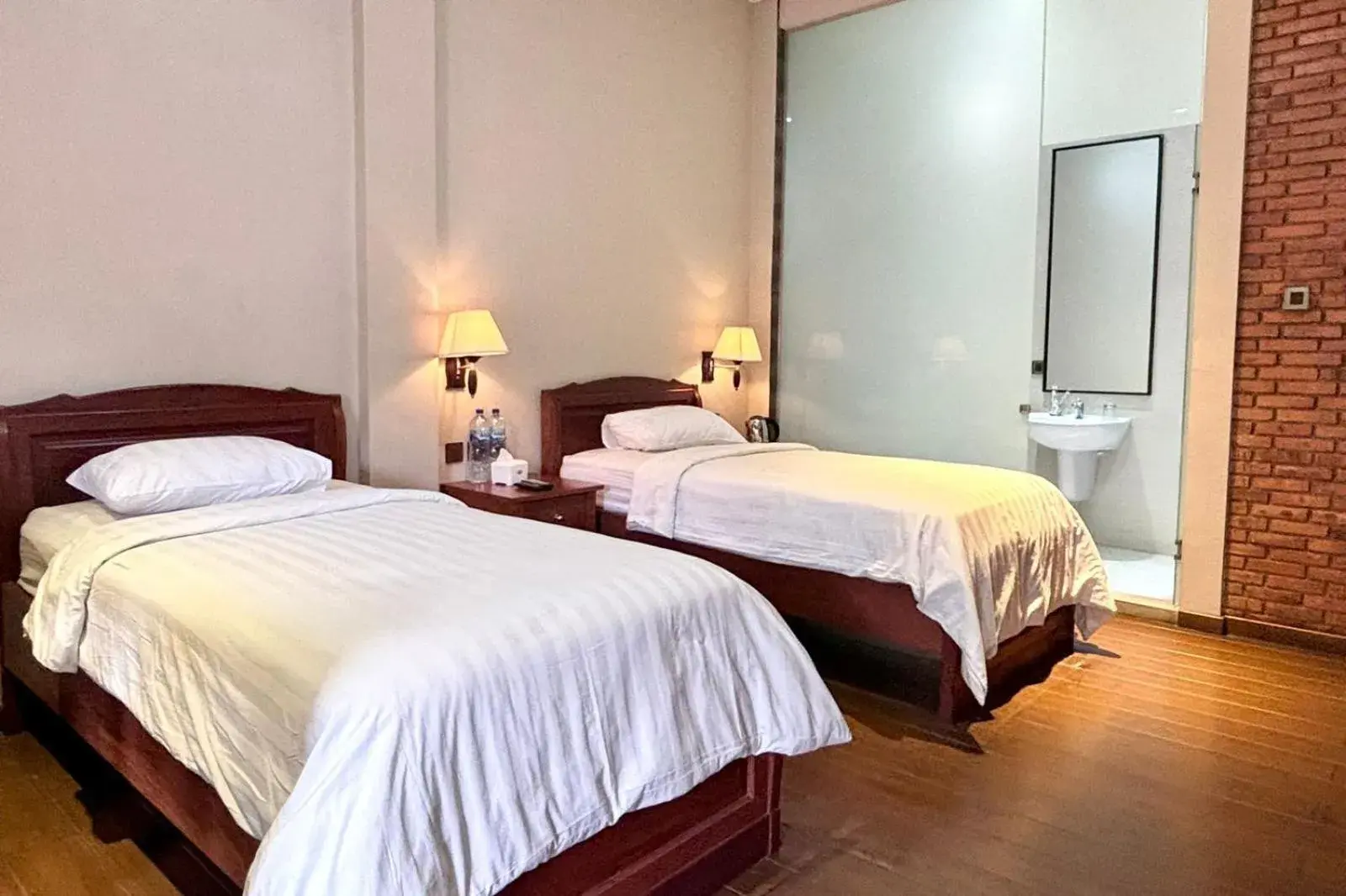 Villa Twin Room in Thong's Inn Hotel Kualanamu Villa Twin Room in Thong's Inn Hotel Kualanamu