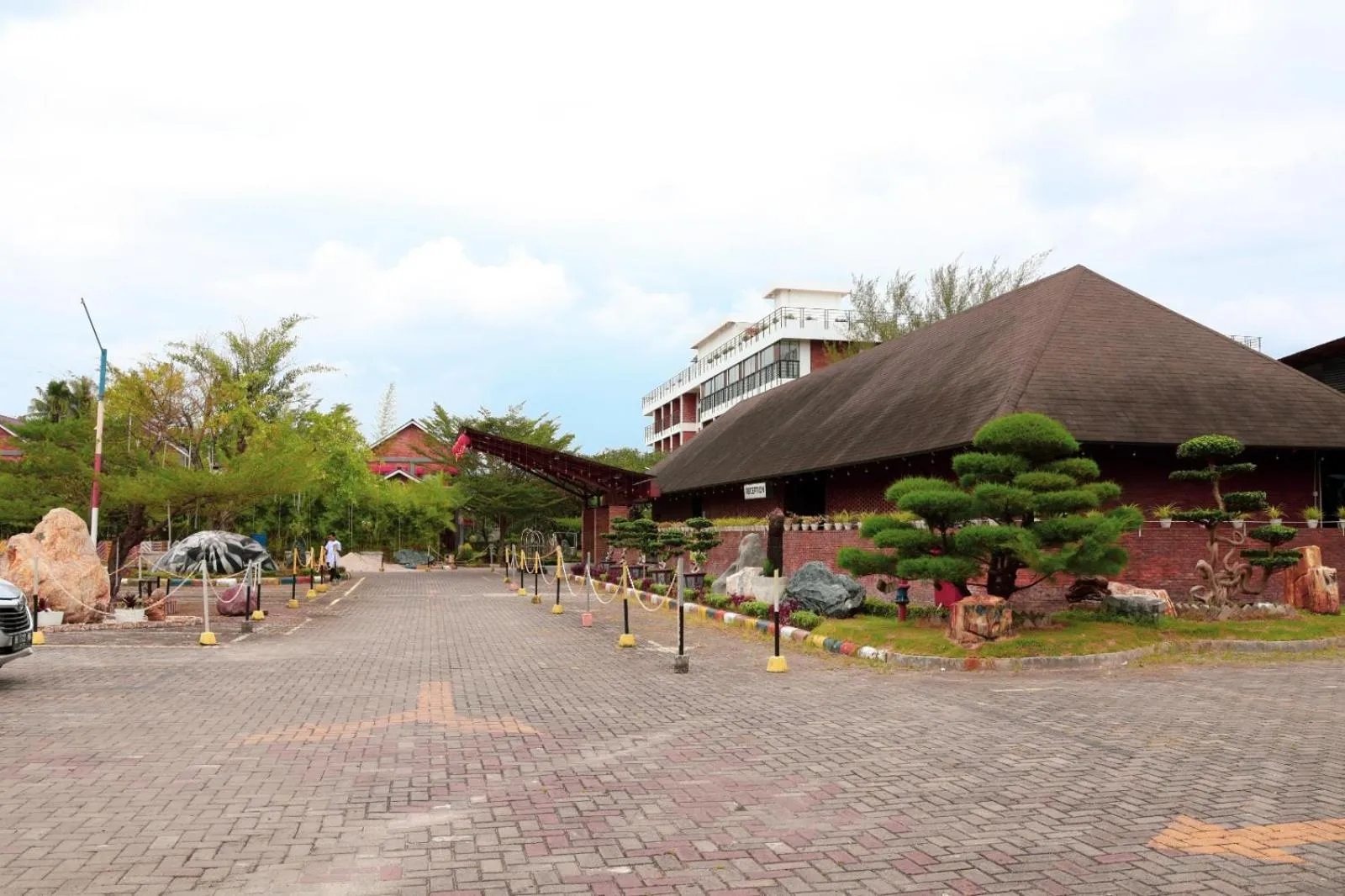 Property building in Thong's Inn Hotel Kualanamu