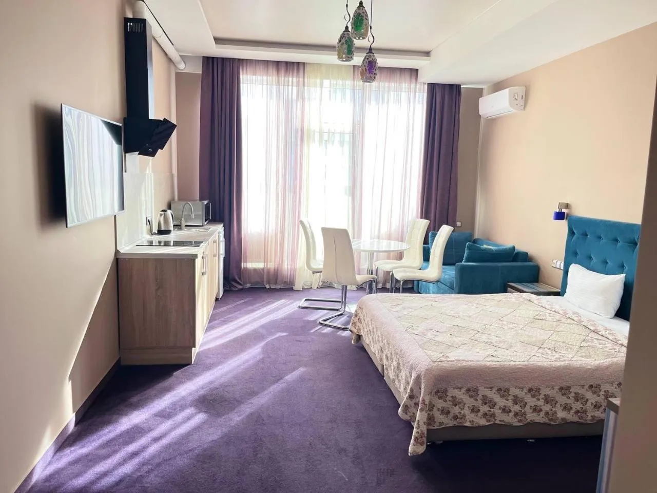 Bed in Horizon Hotel