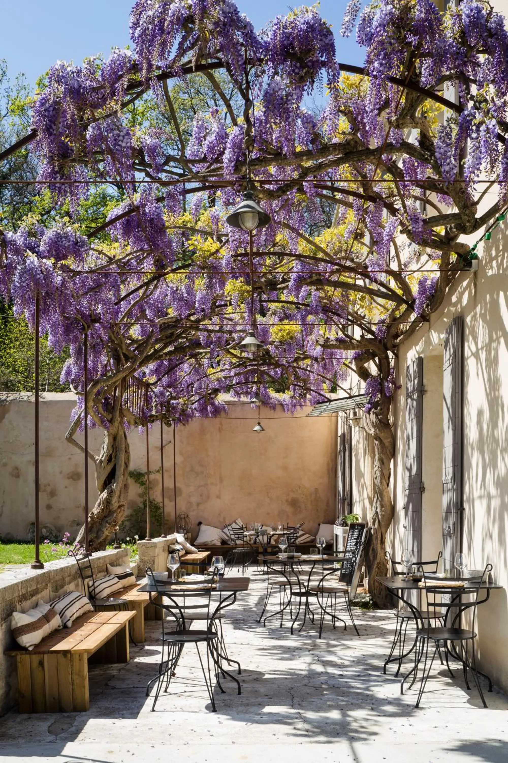 Patio in Le Pont de L'orme