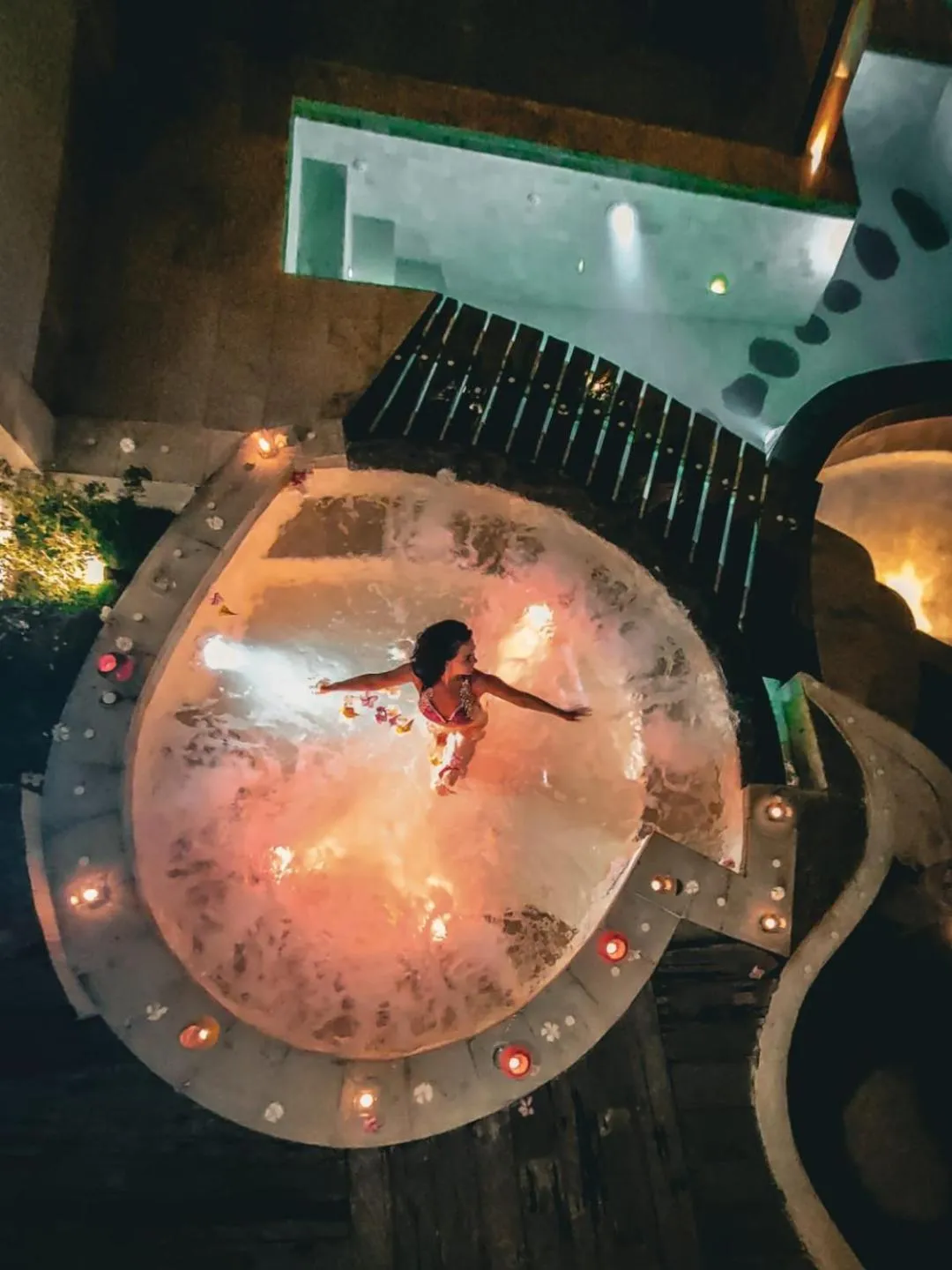 Hot Tub in The White Key Luxury Villas