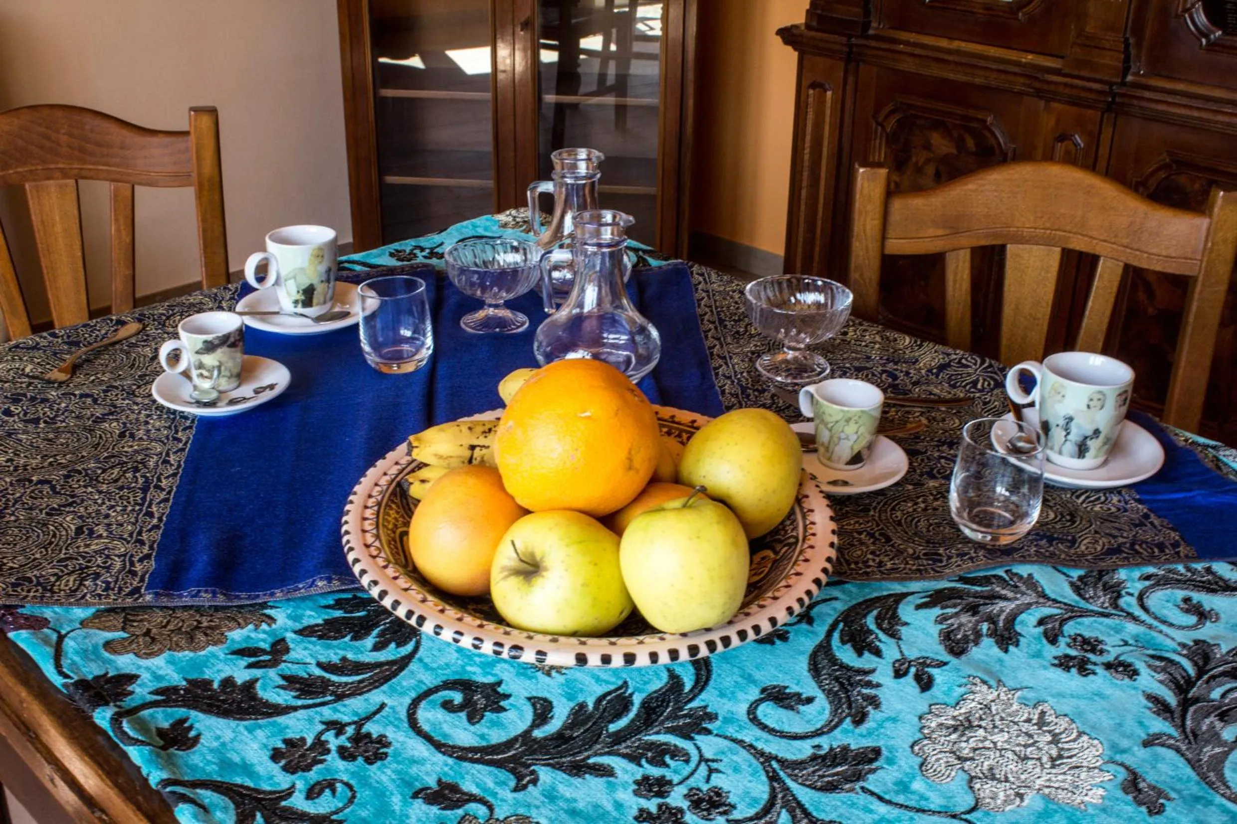 Communal lounge/ TV room in Alla corte dei Caretto